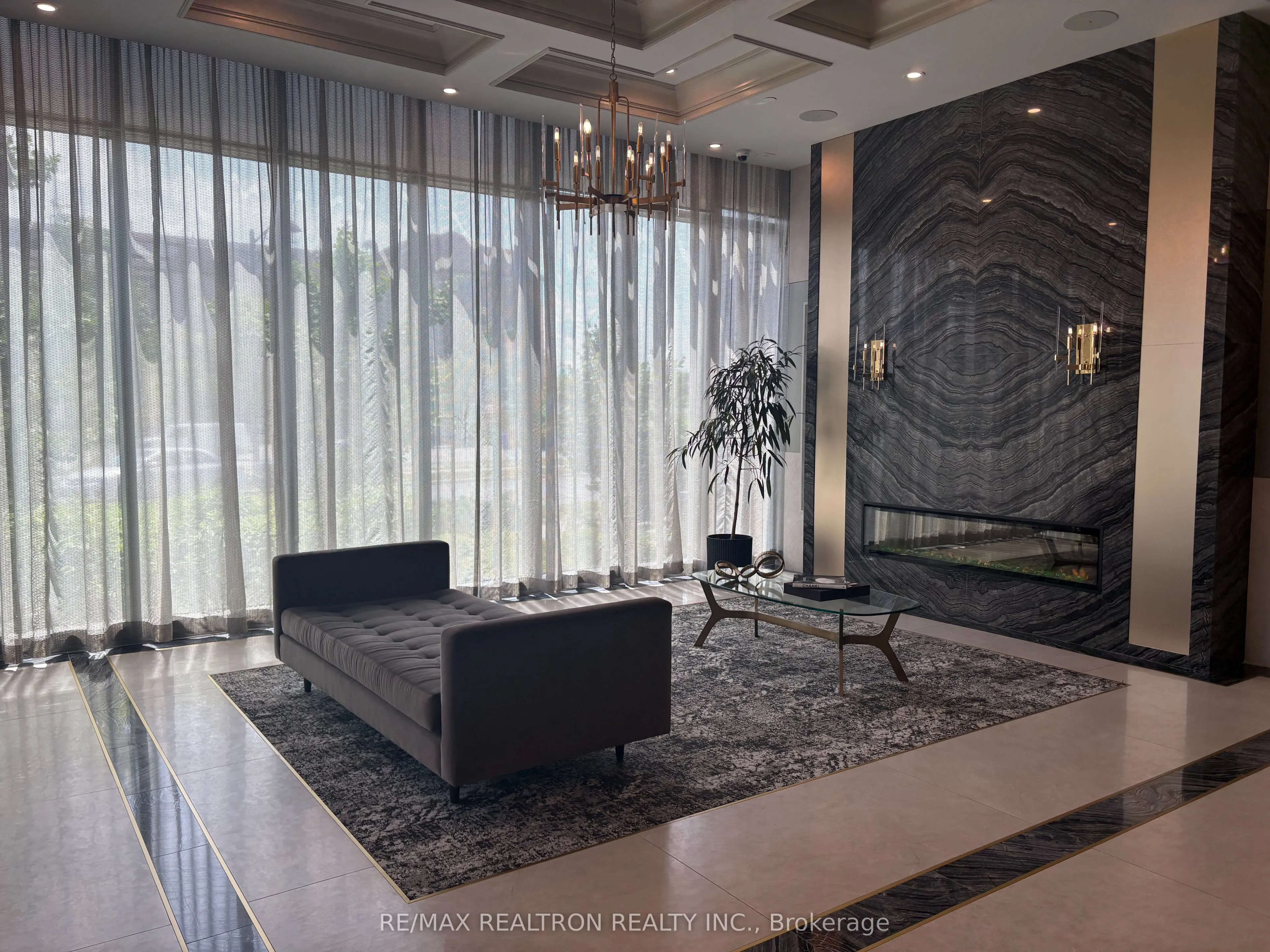 10 Gatineau Drive, #403W