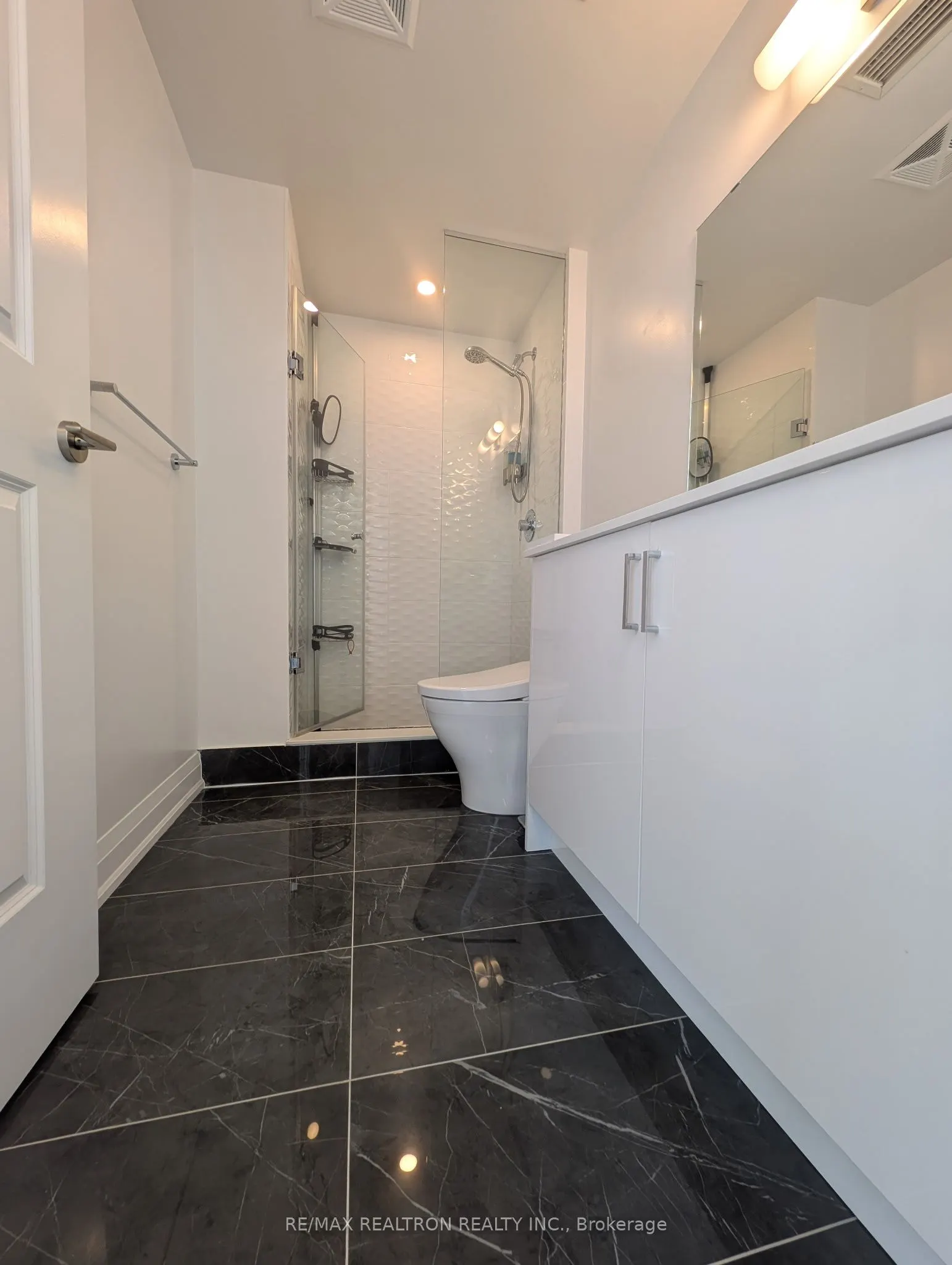 10 Gatineau Drive, #403W
