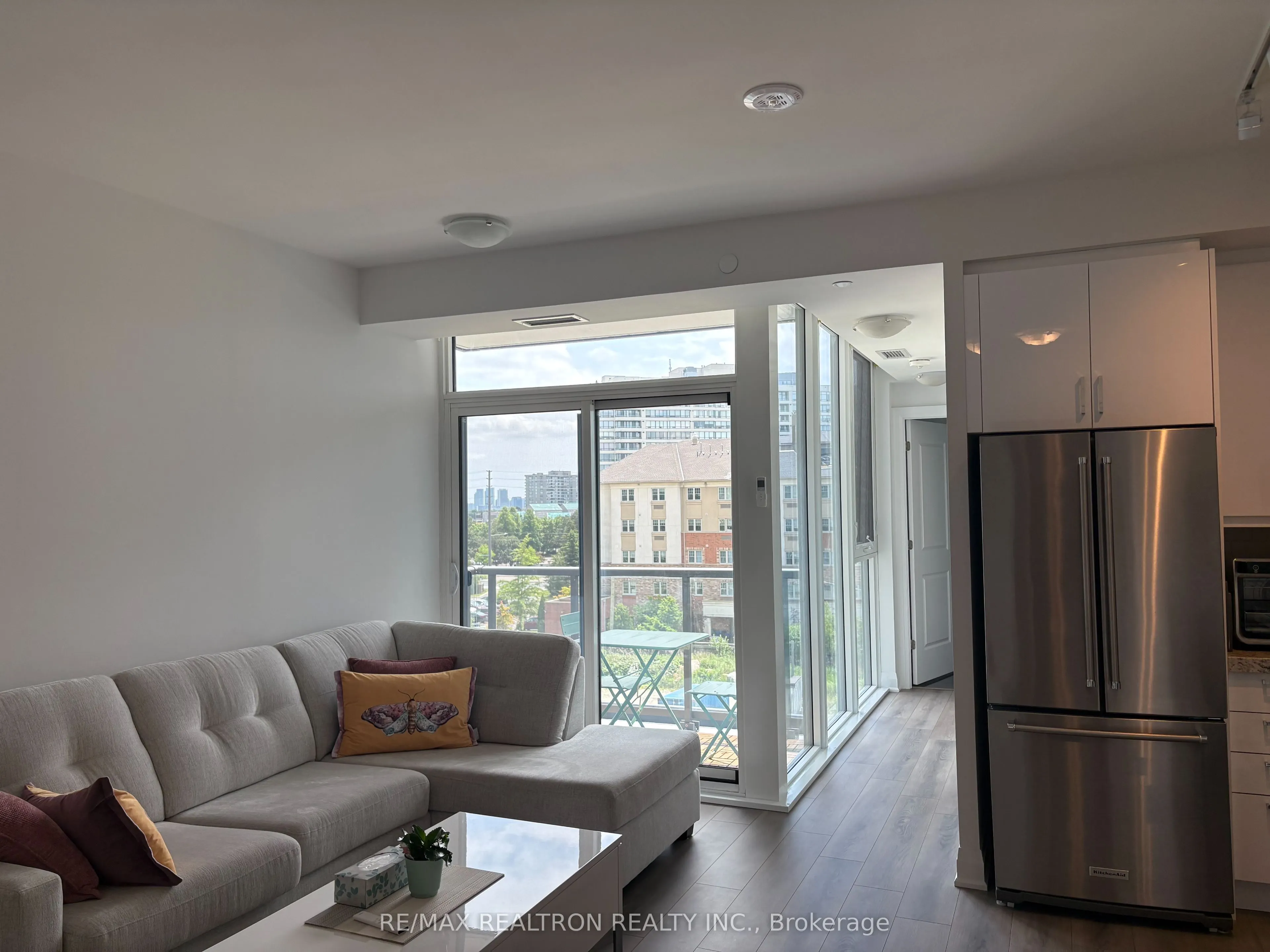 10 Gatineau Drive, #403W