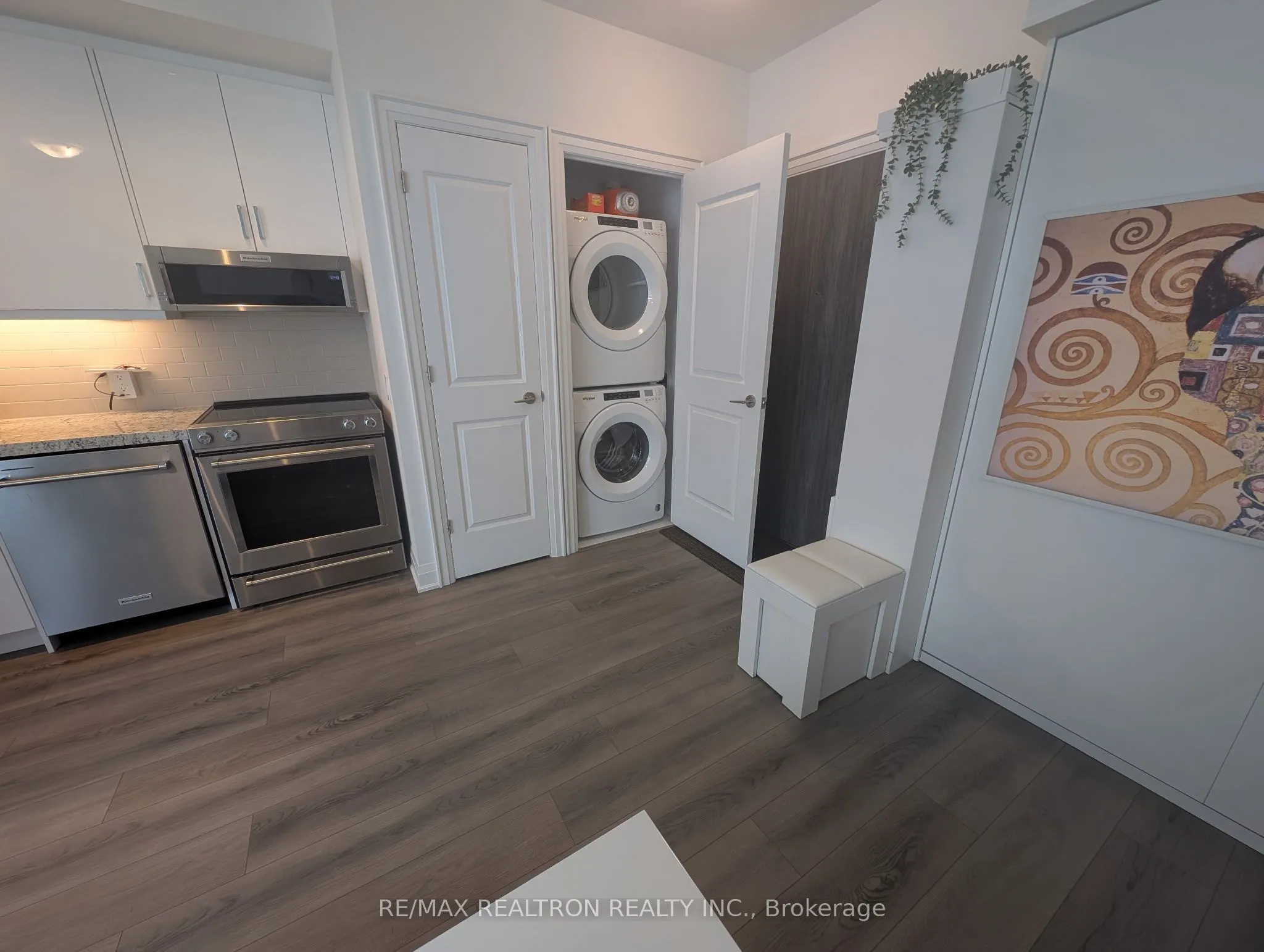 10 Gatineau Drive, #403W