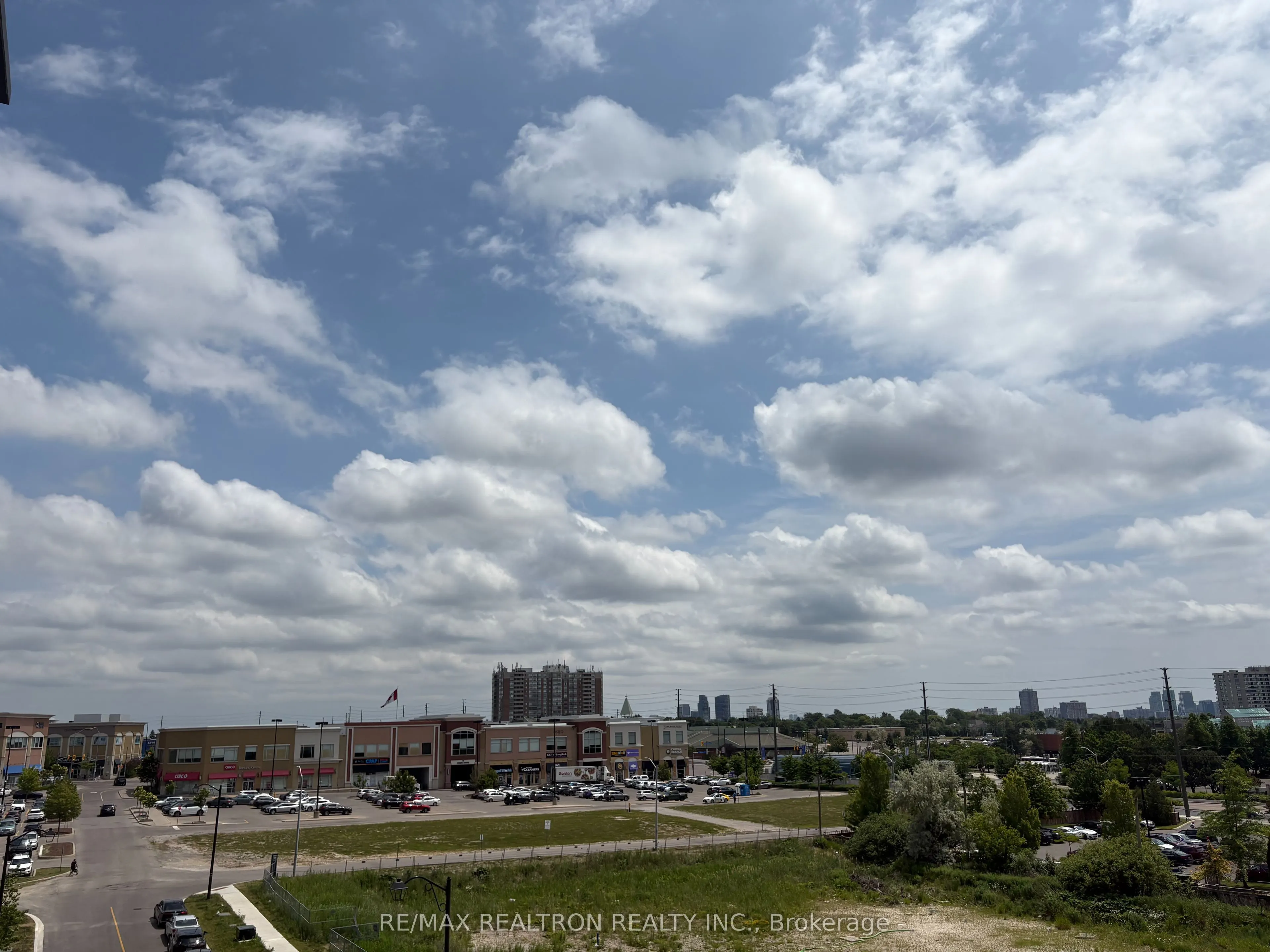 10 Gatineau Drive, #403W