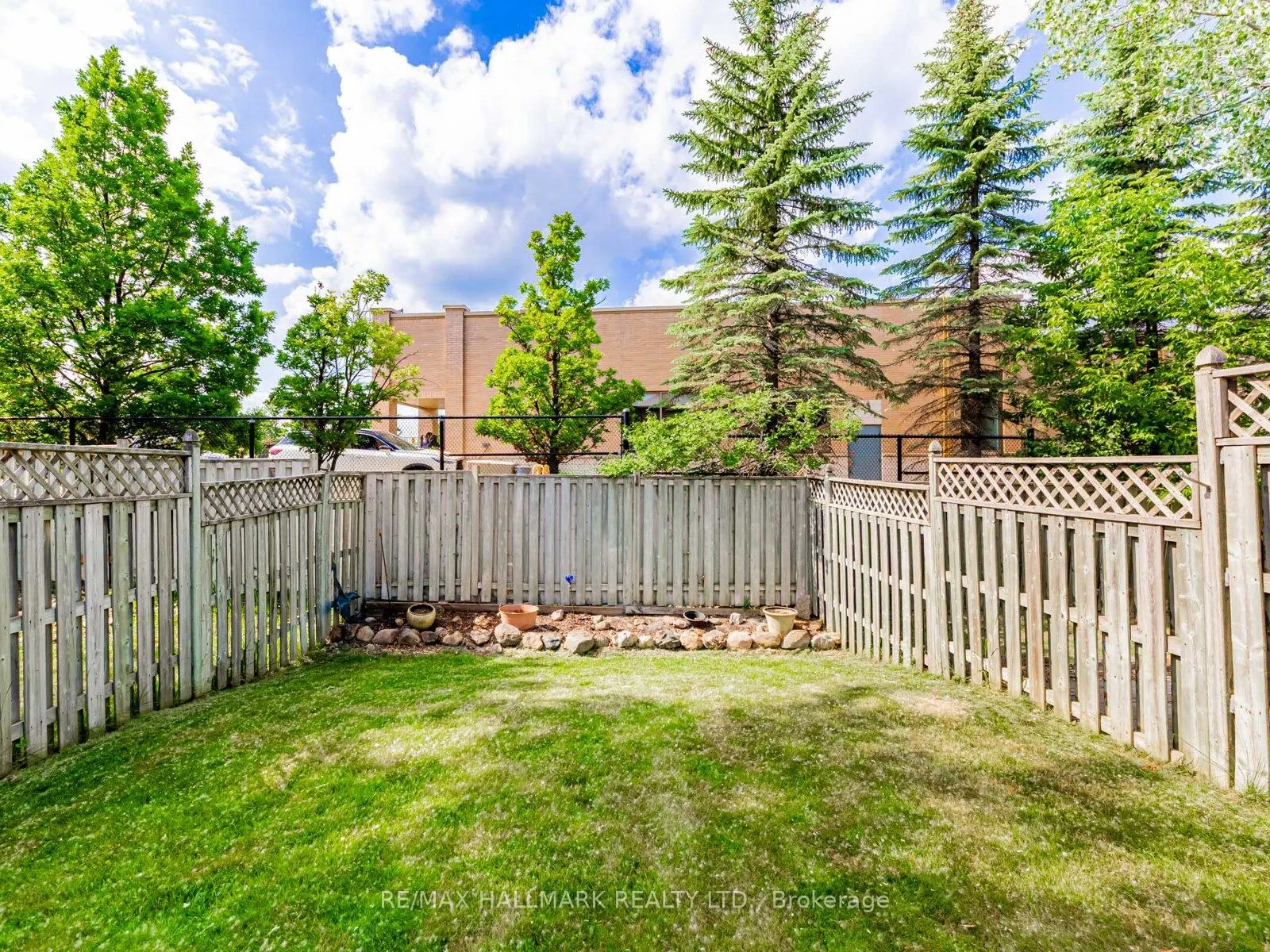 52 Mistleflower Court