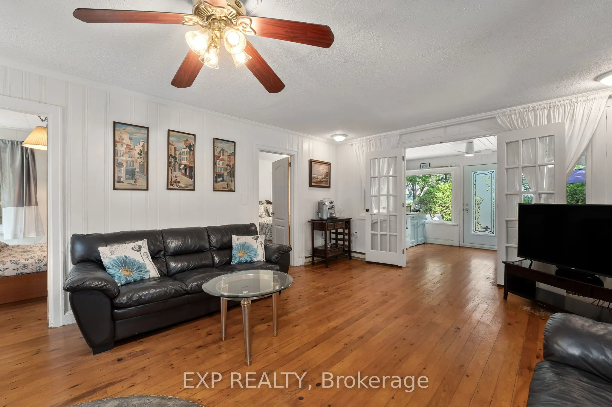 21 Lake Drive E