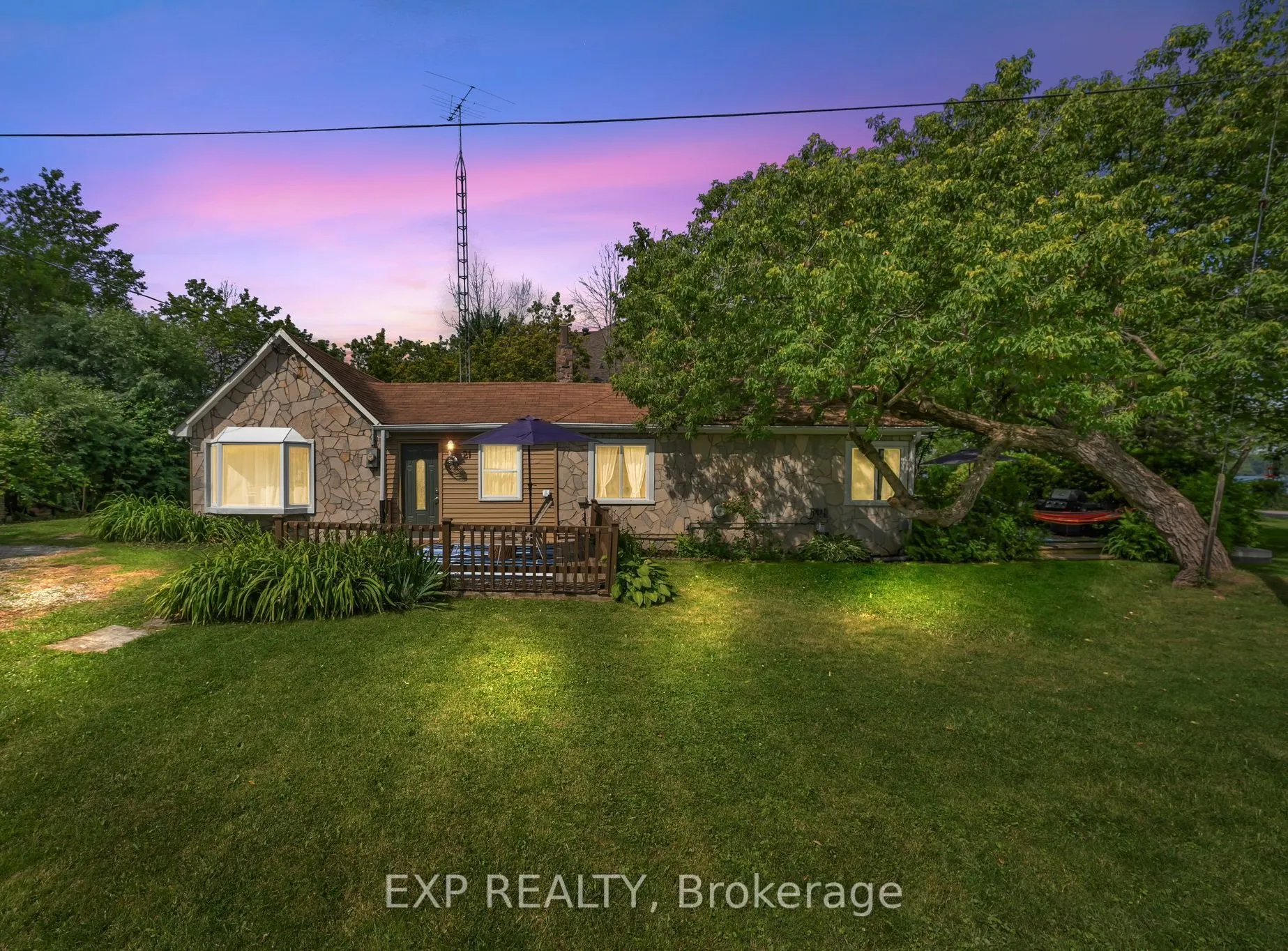 21 Lake Drive E