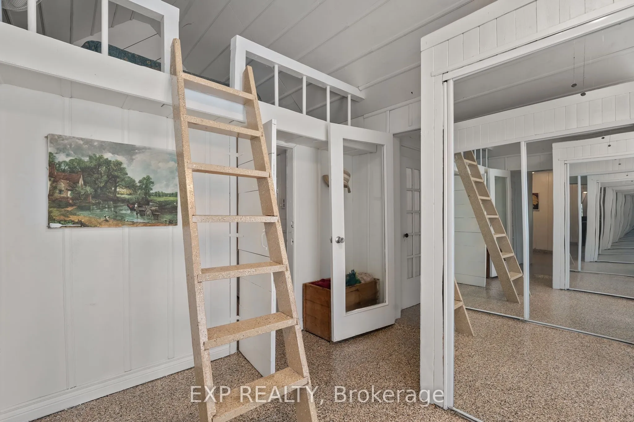 21 Lake Drive E