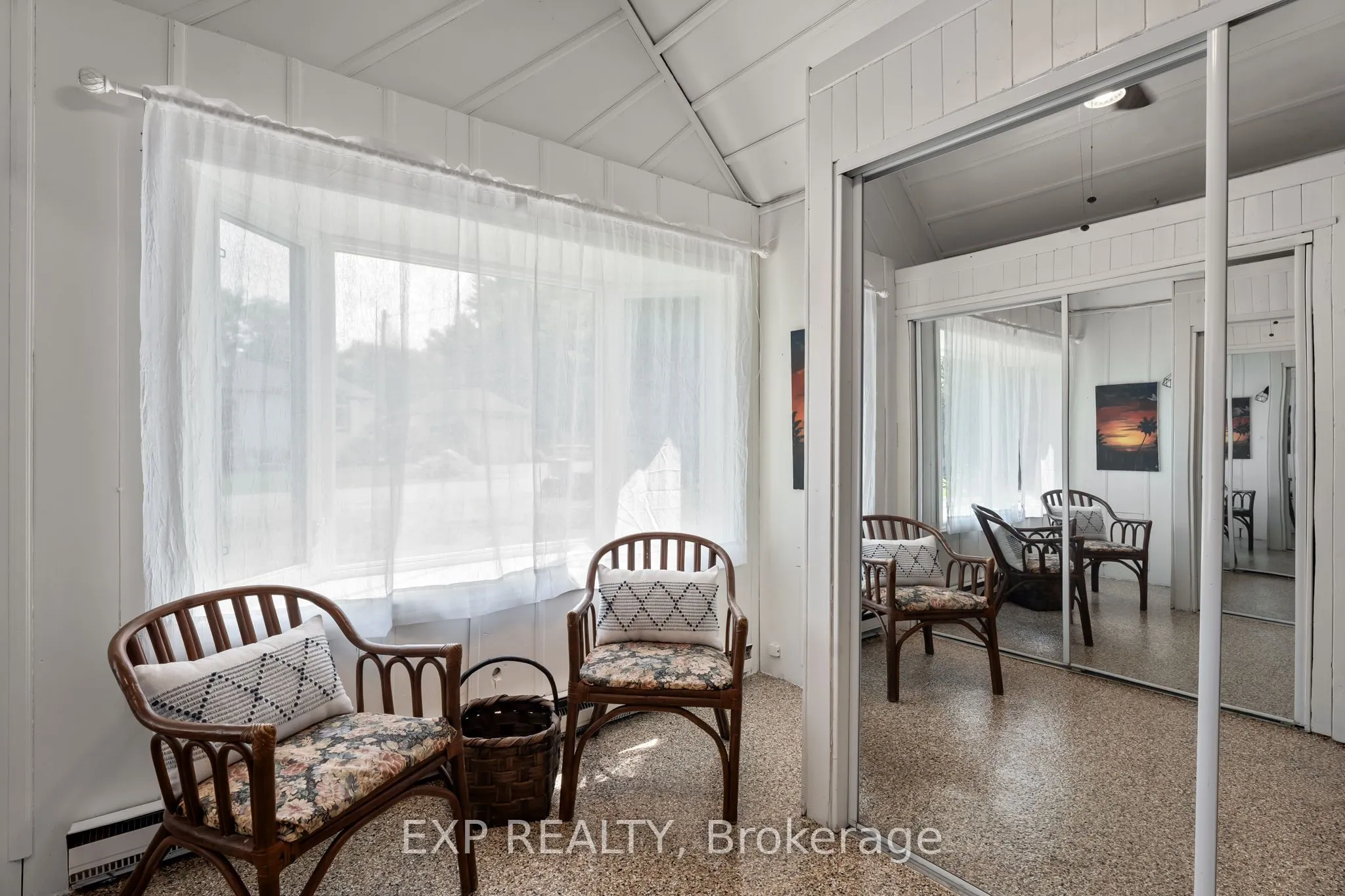 21 Lake Drive E
