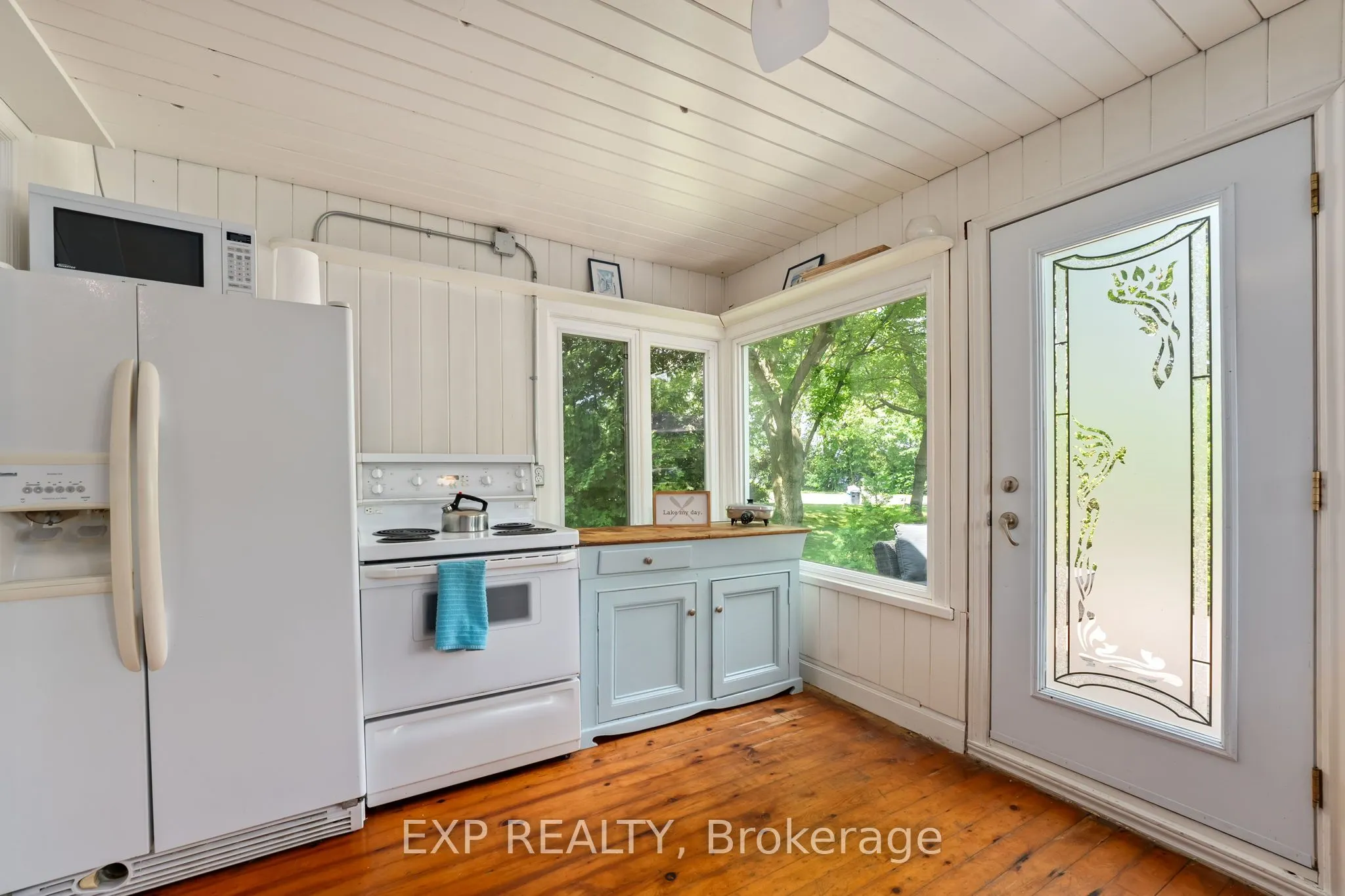 21 Lake Drive E