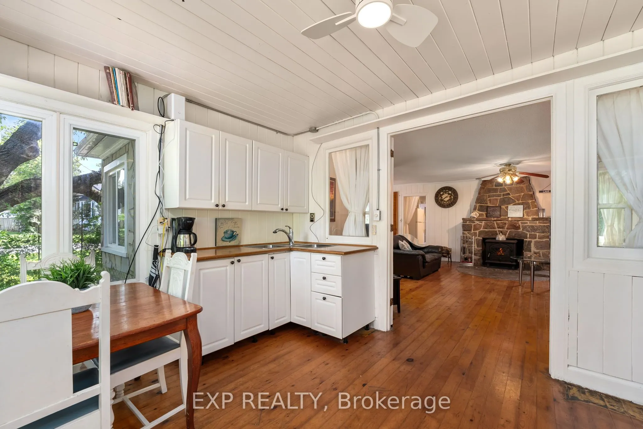 21 Lake Drive E