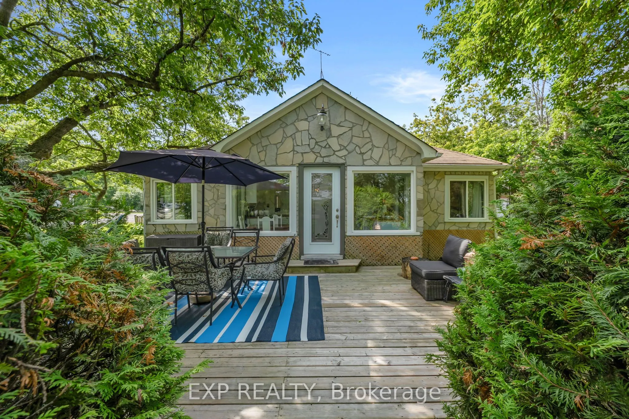 21 Lake Drive E