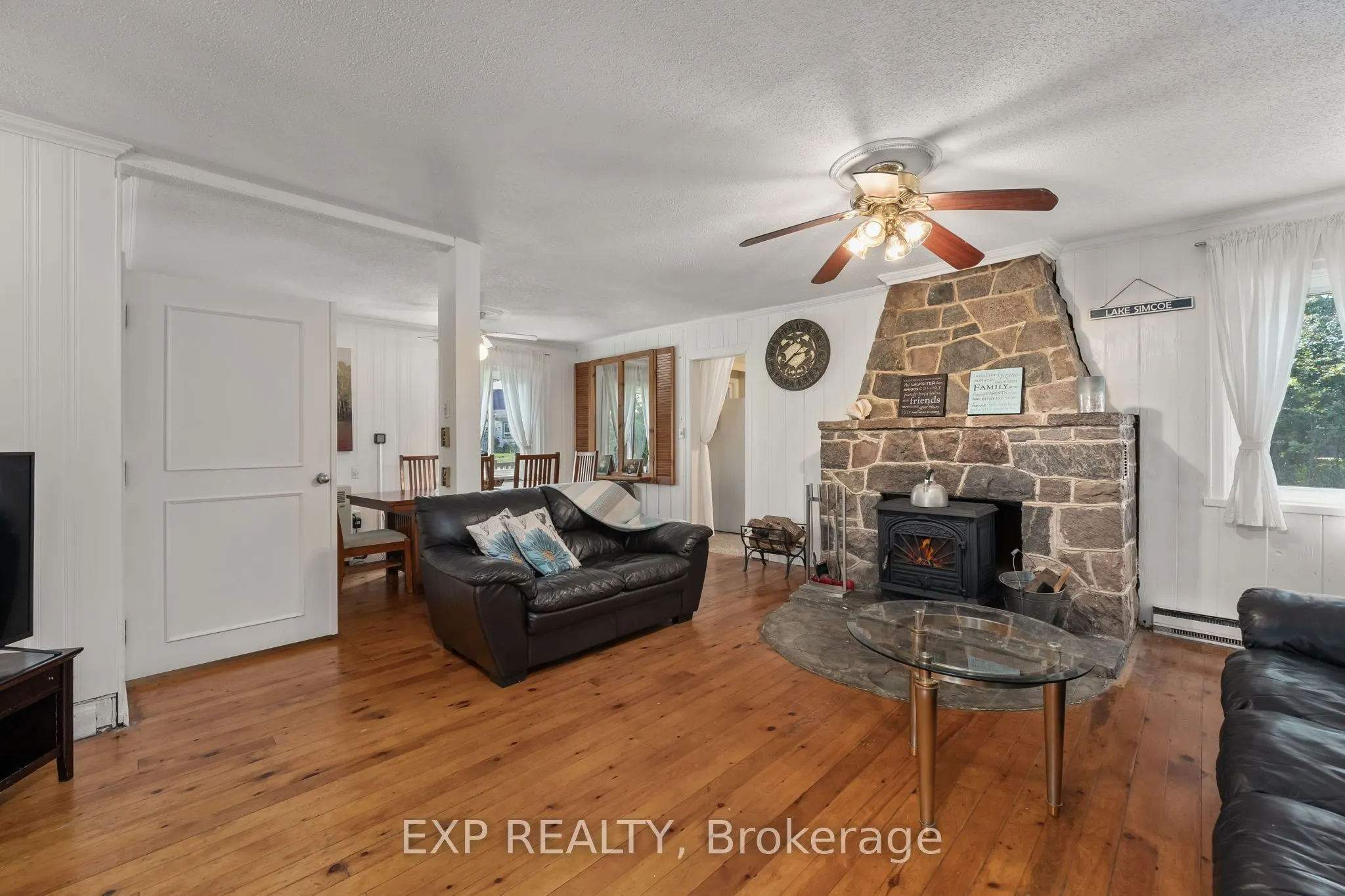 21 Lake Drive E