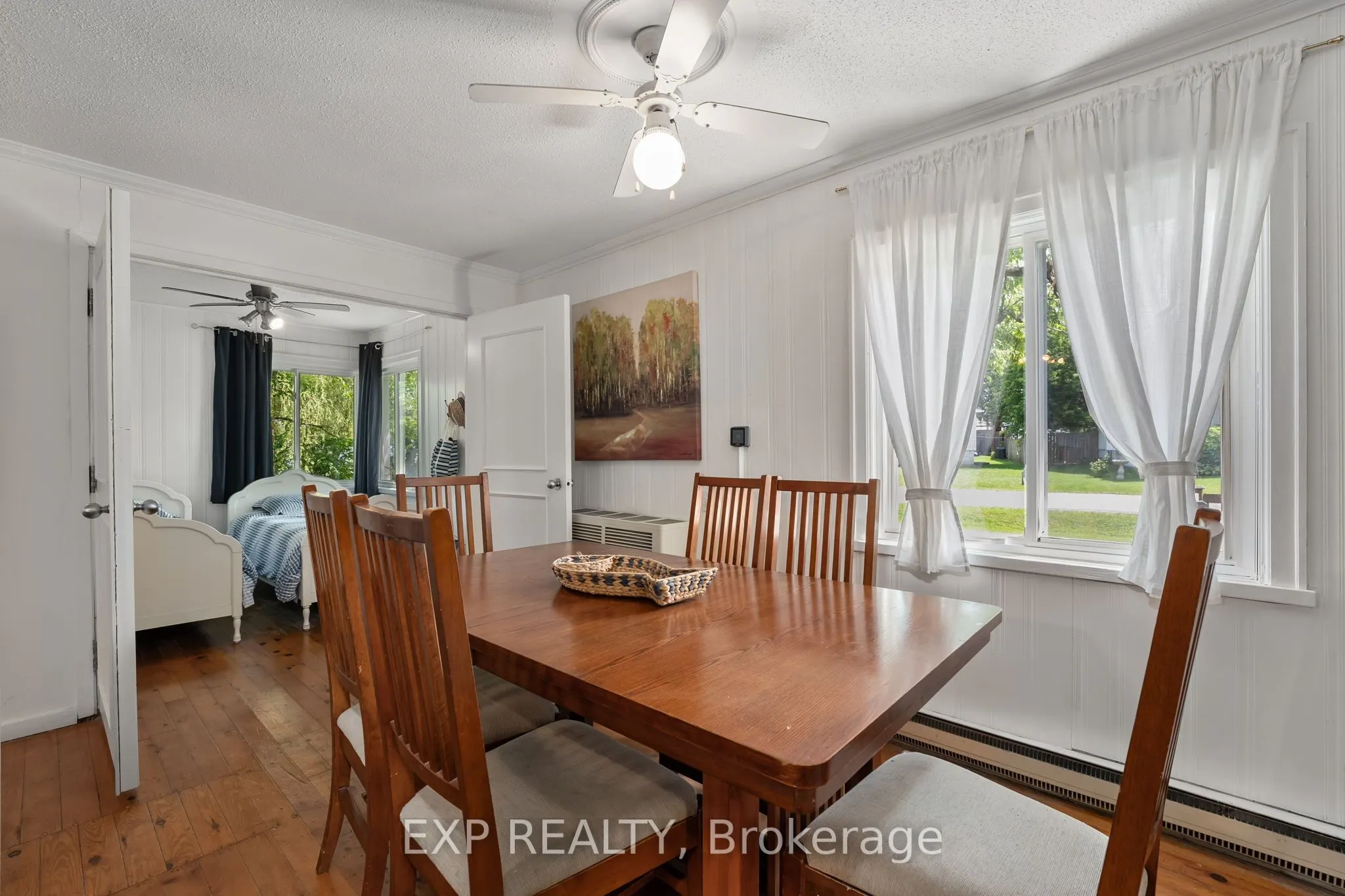 21 Lake Drive E