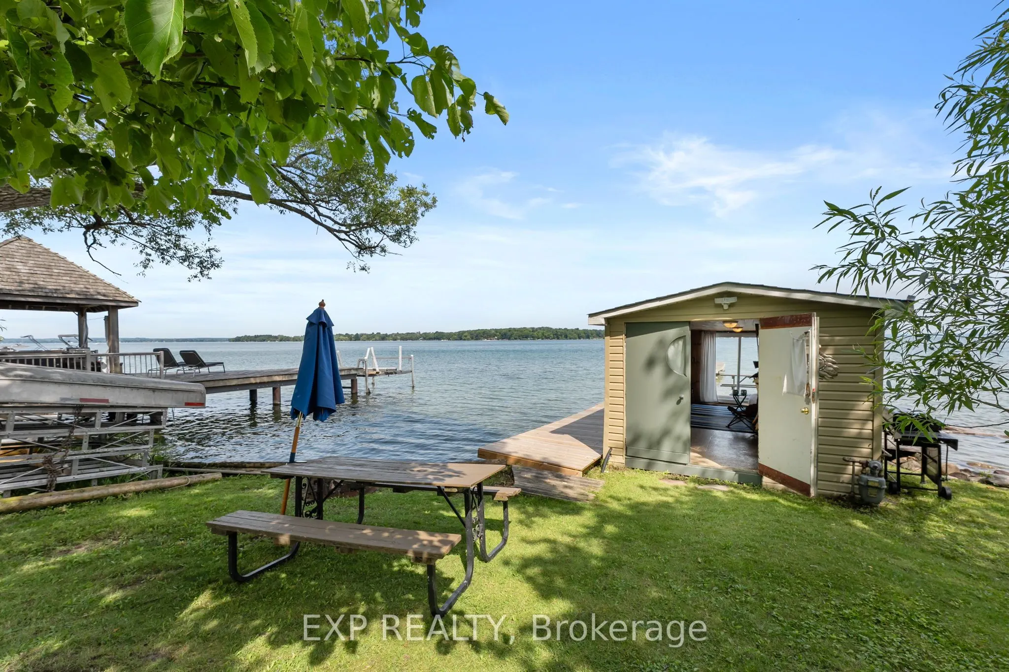 21 Lake Drive E