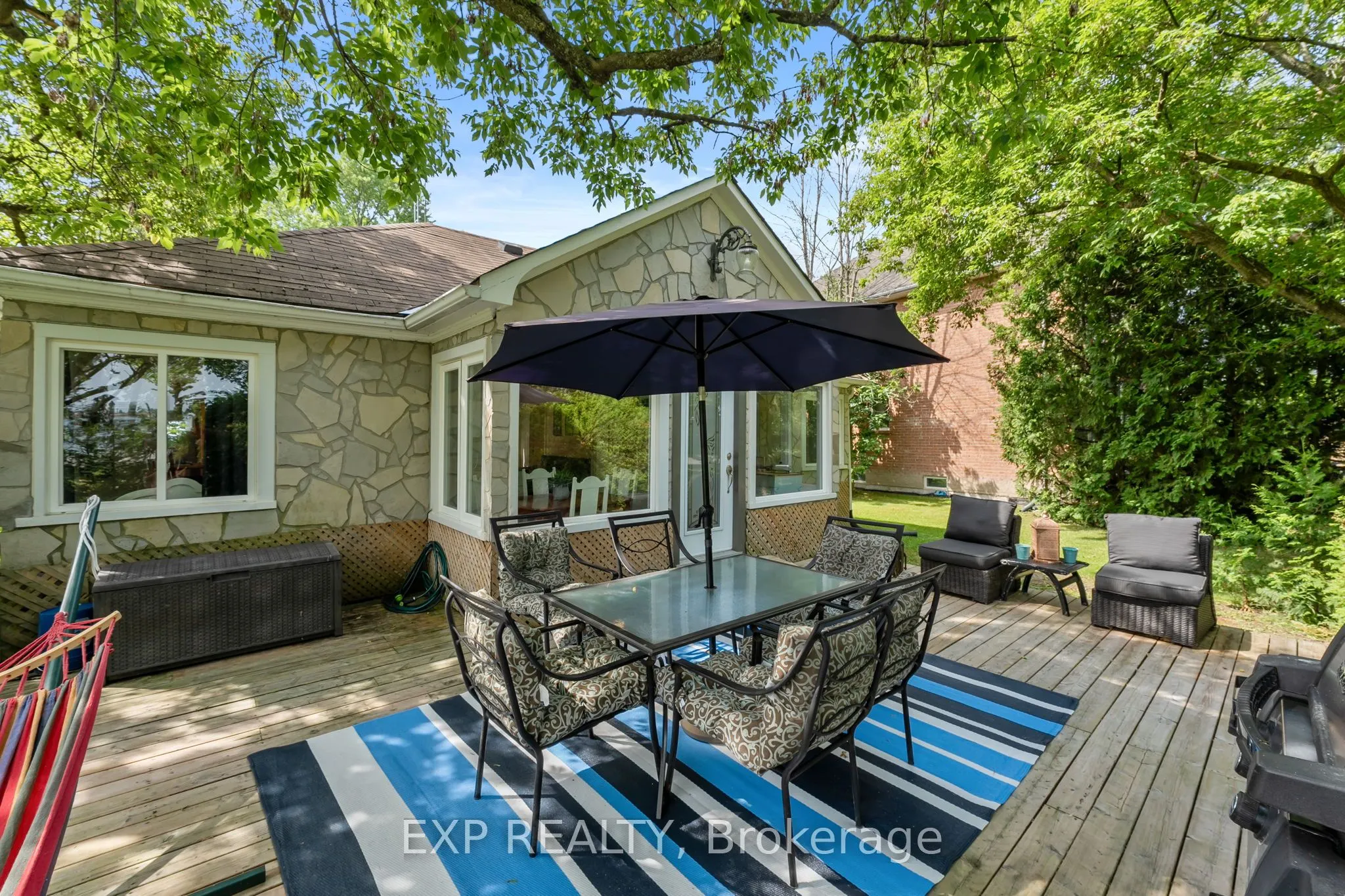 21 Lake Drive E
