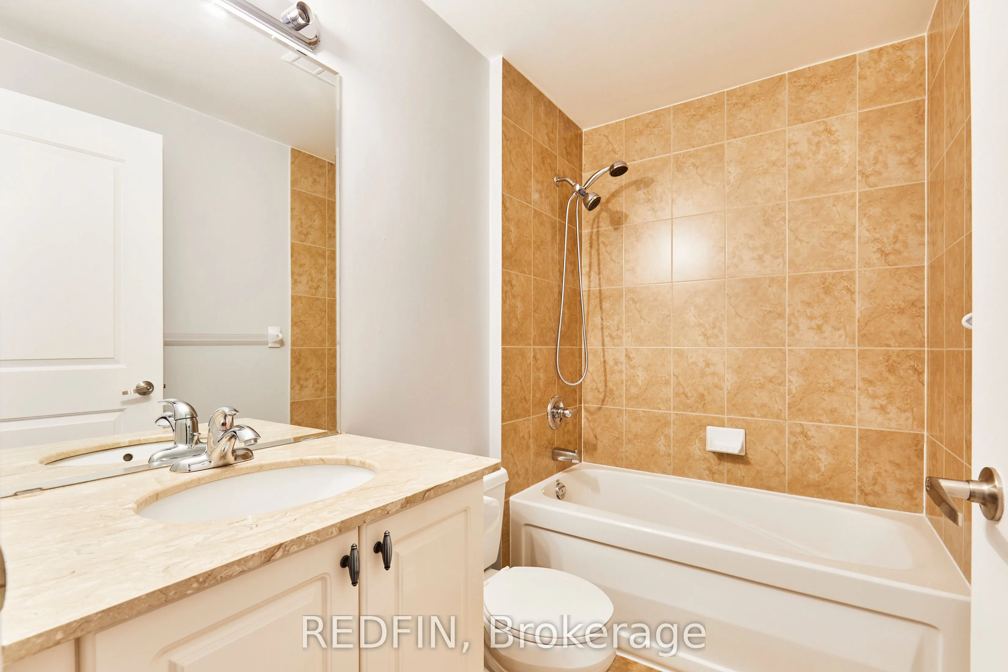 9235 Jane Street, #1016