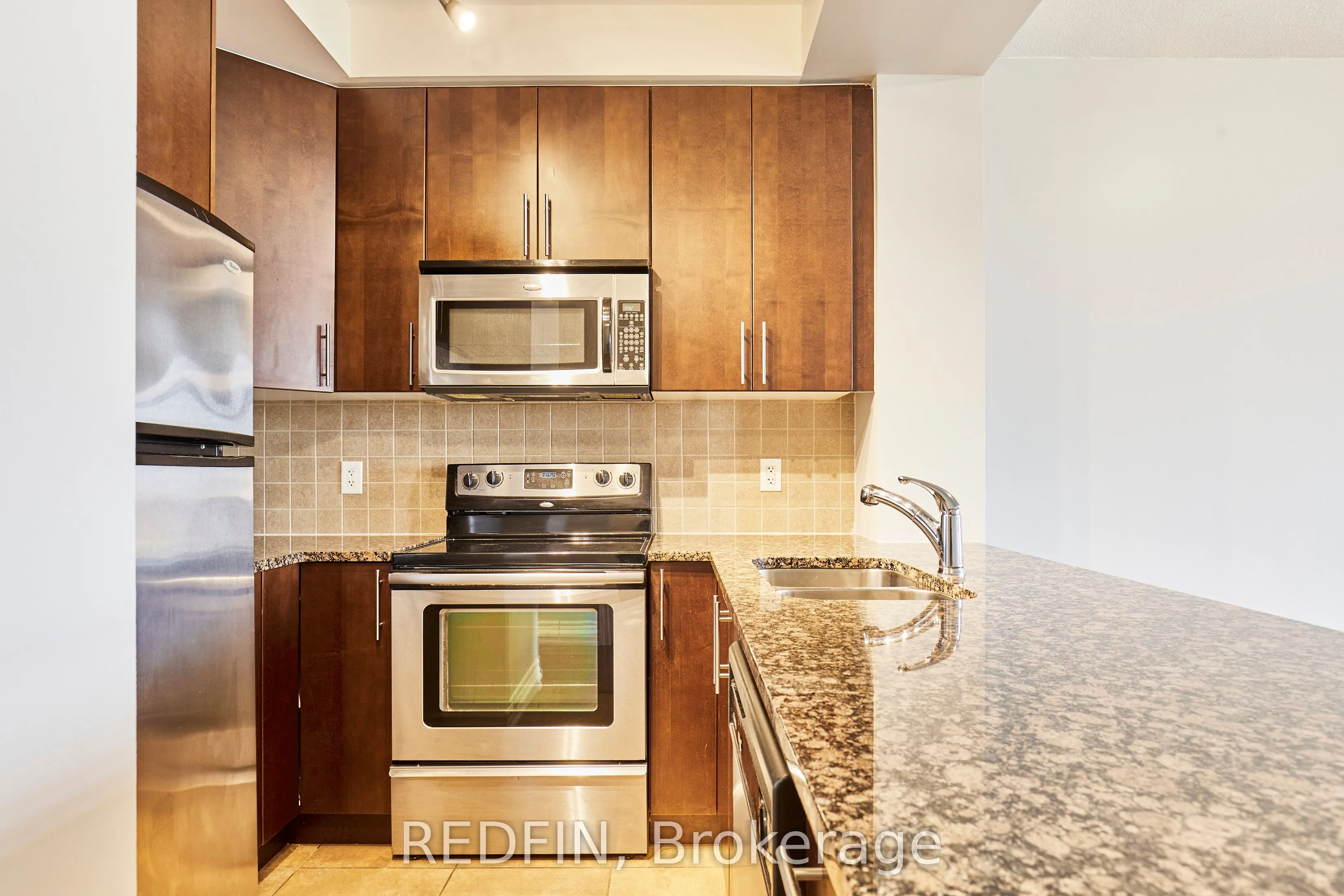 9235 Jane Street, #1016