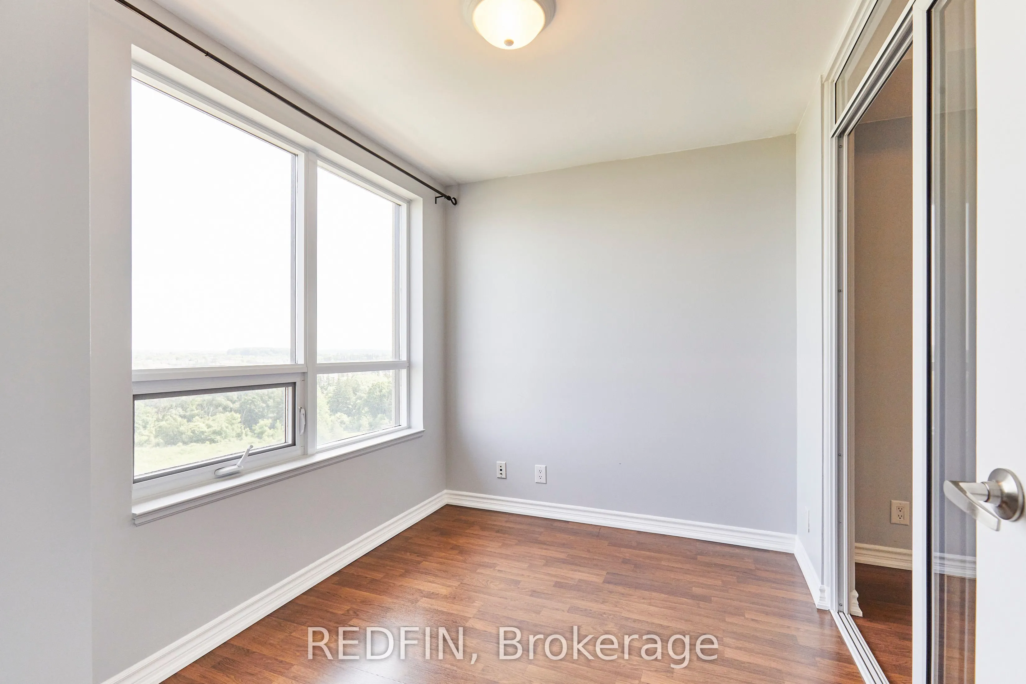 9235 Jane Street, #1016