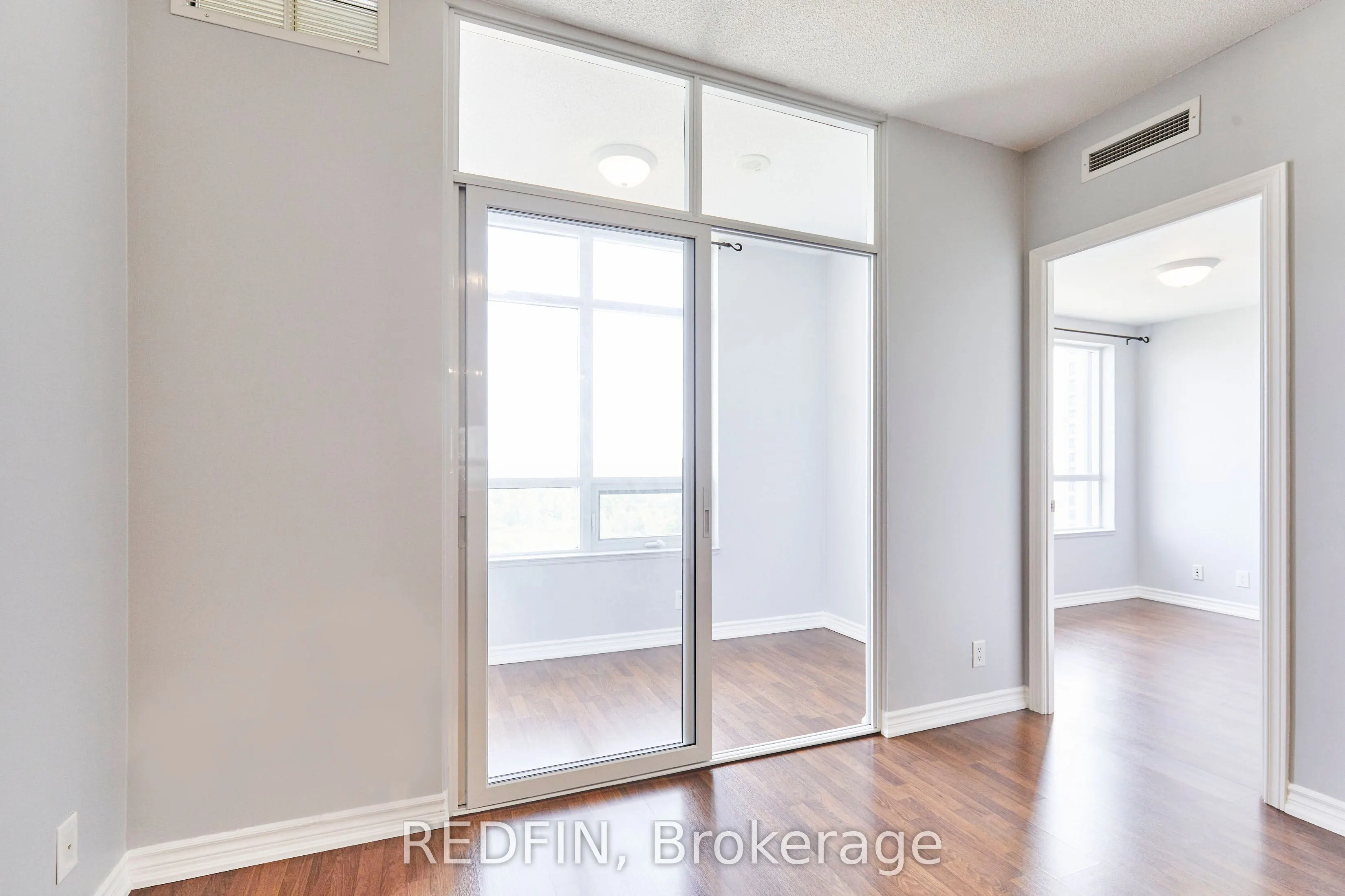 9235 Jane Street, #1016