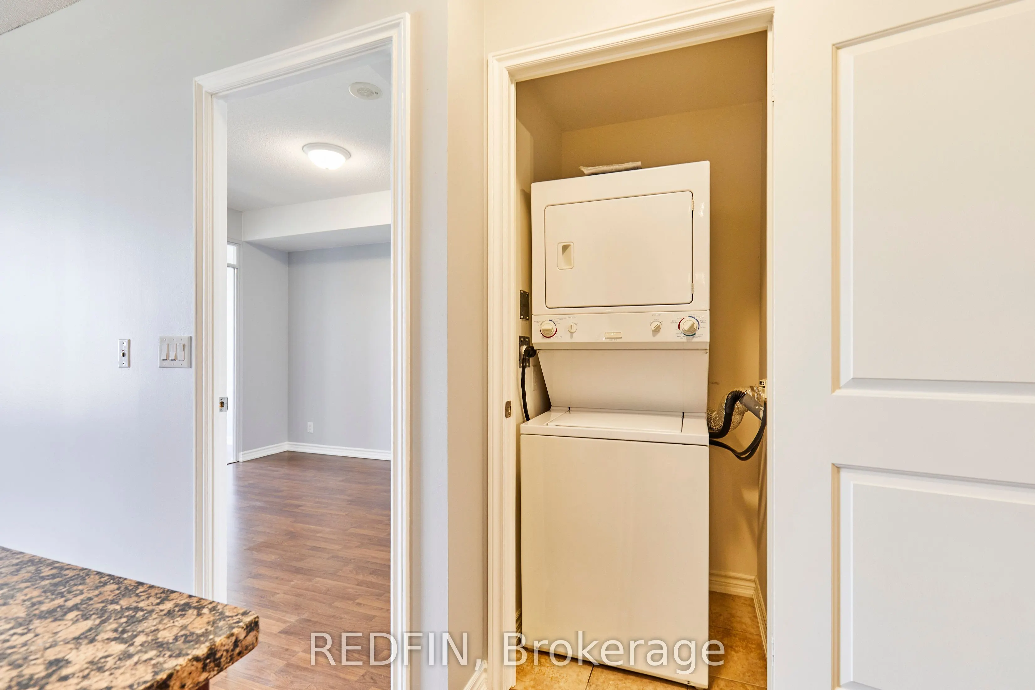 9235 Jane Street, #1016