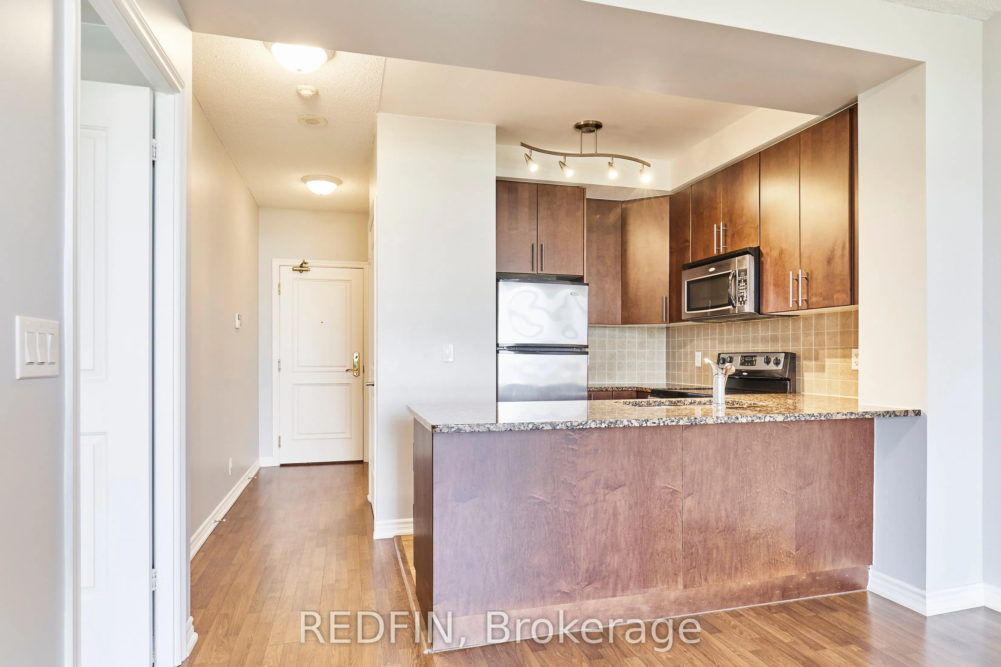 9235 Jane Street, #1016