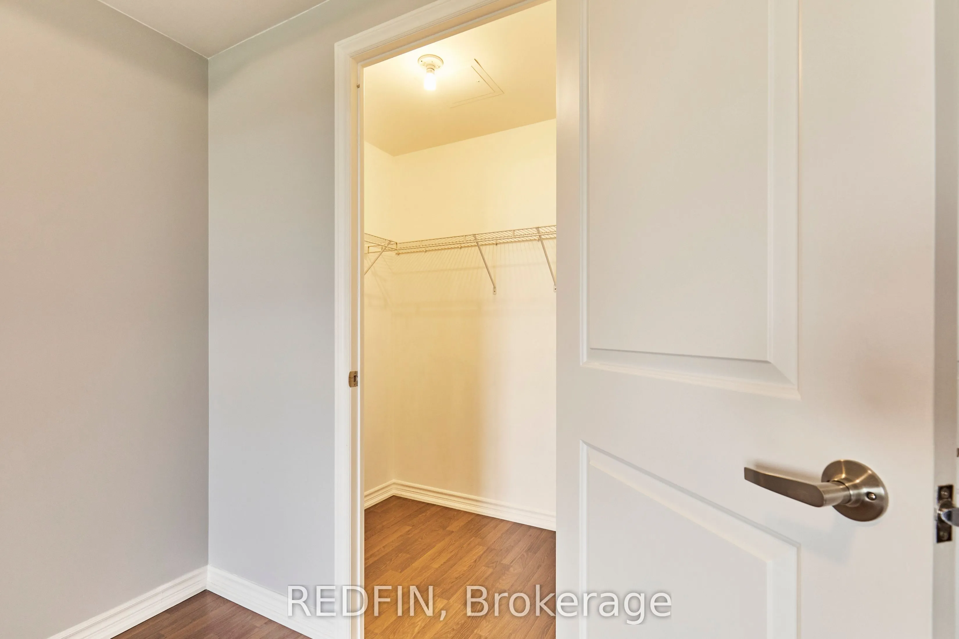 9235 Jane Street, #1016