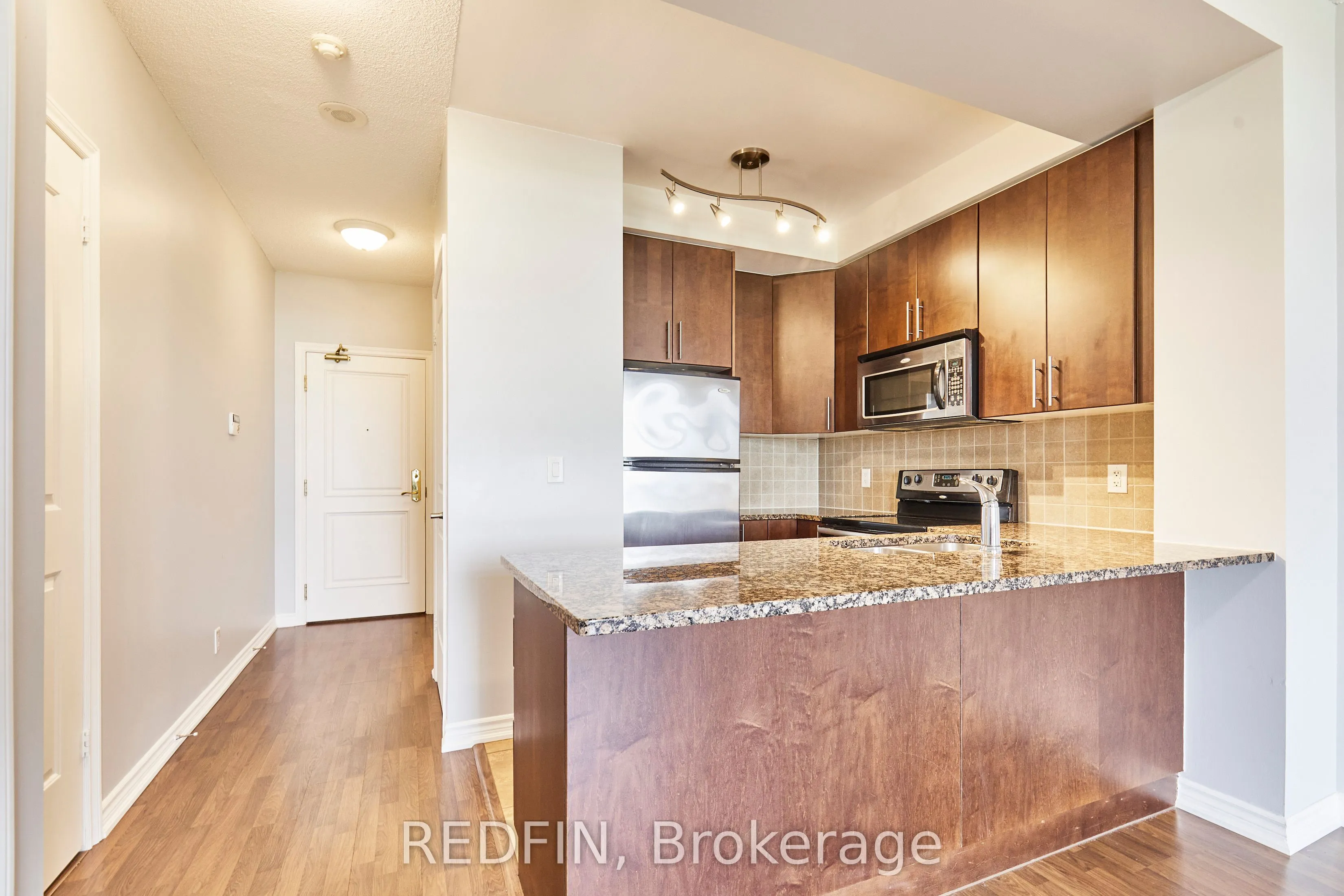 9235 Jane Street, #1016