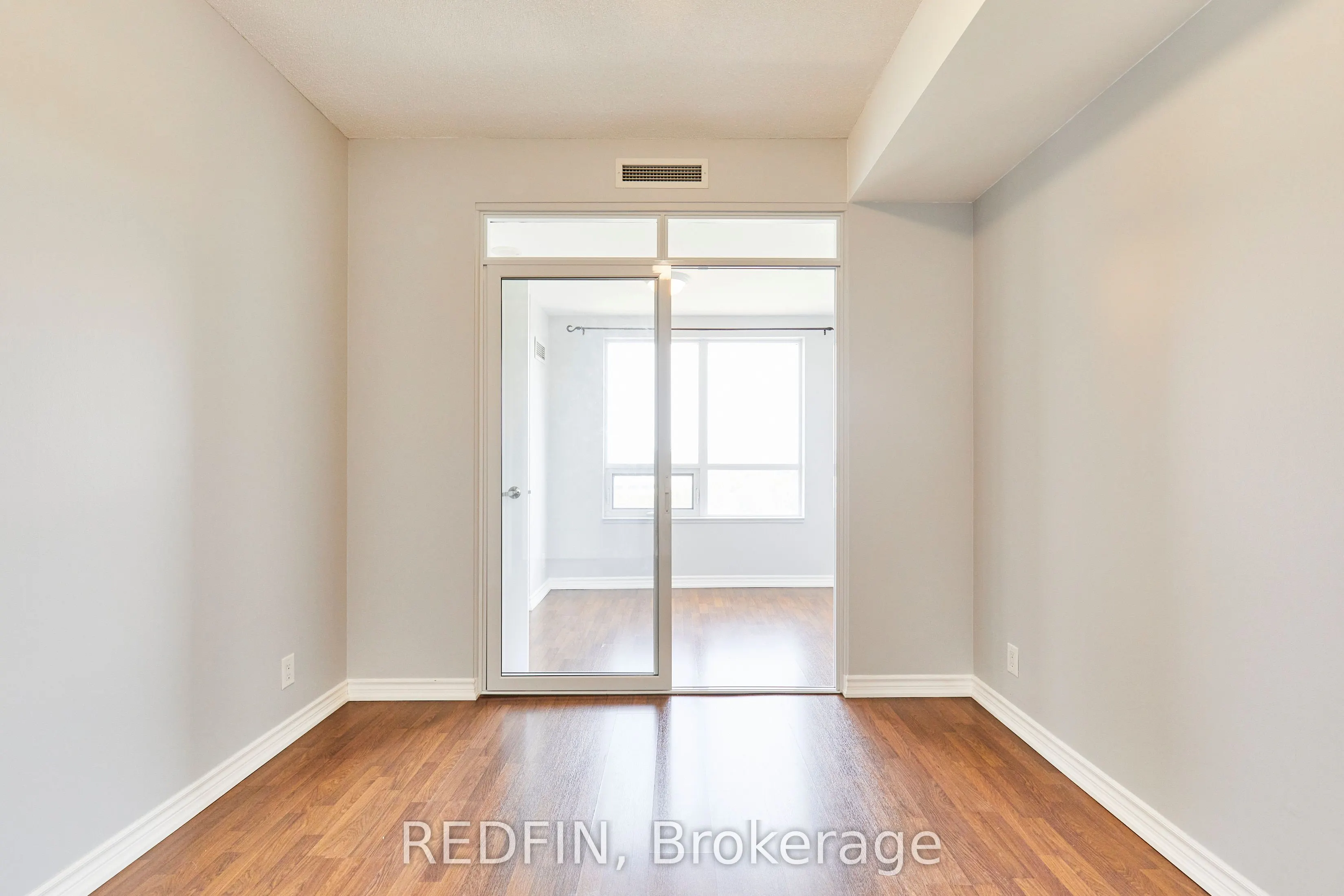 9235 Jane Street, #1016