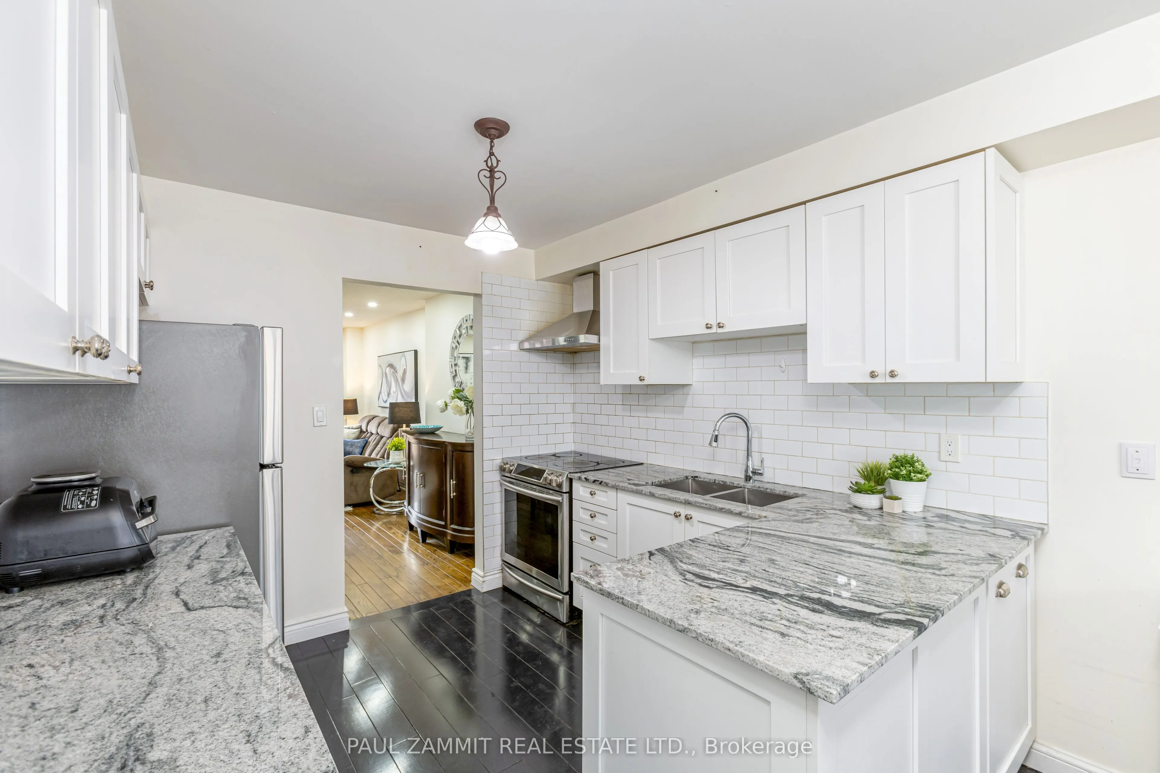 119 Confederation Way, #0