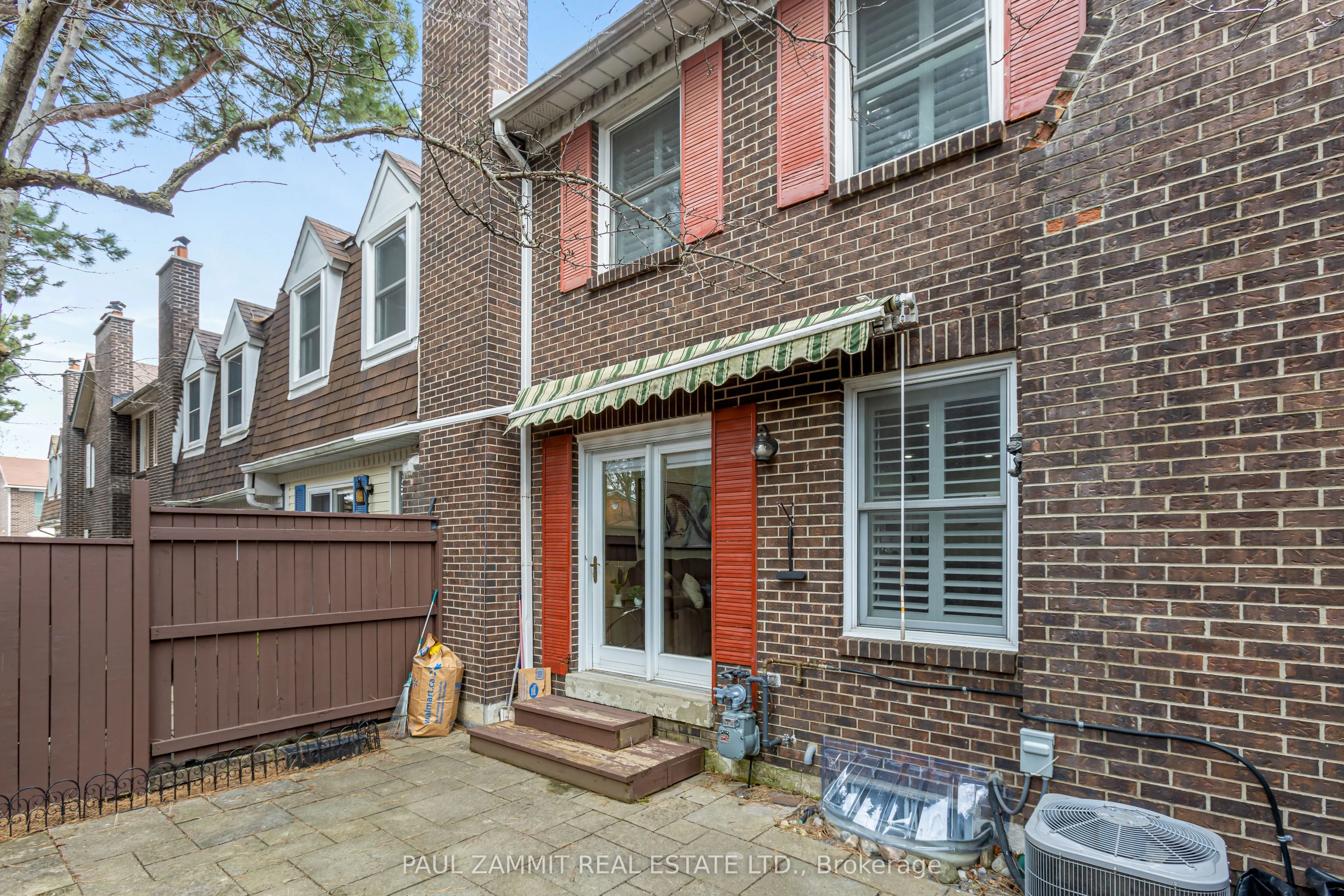 119 Confederation Way, #0