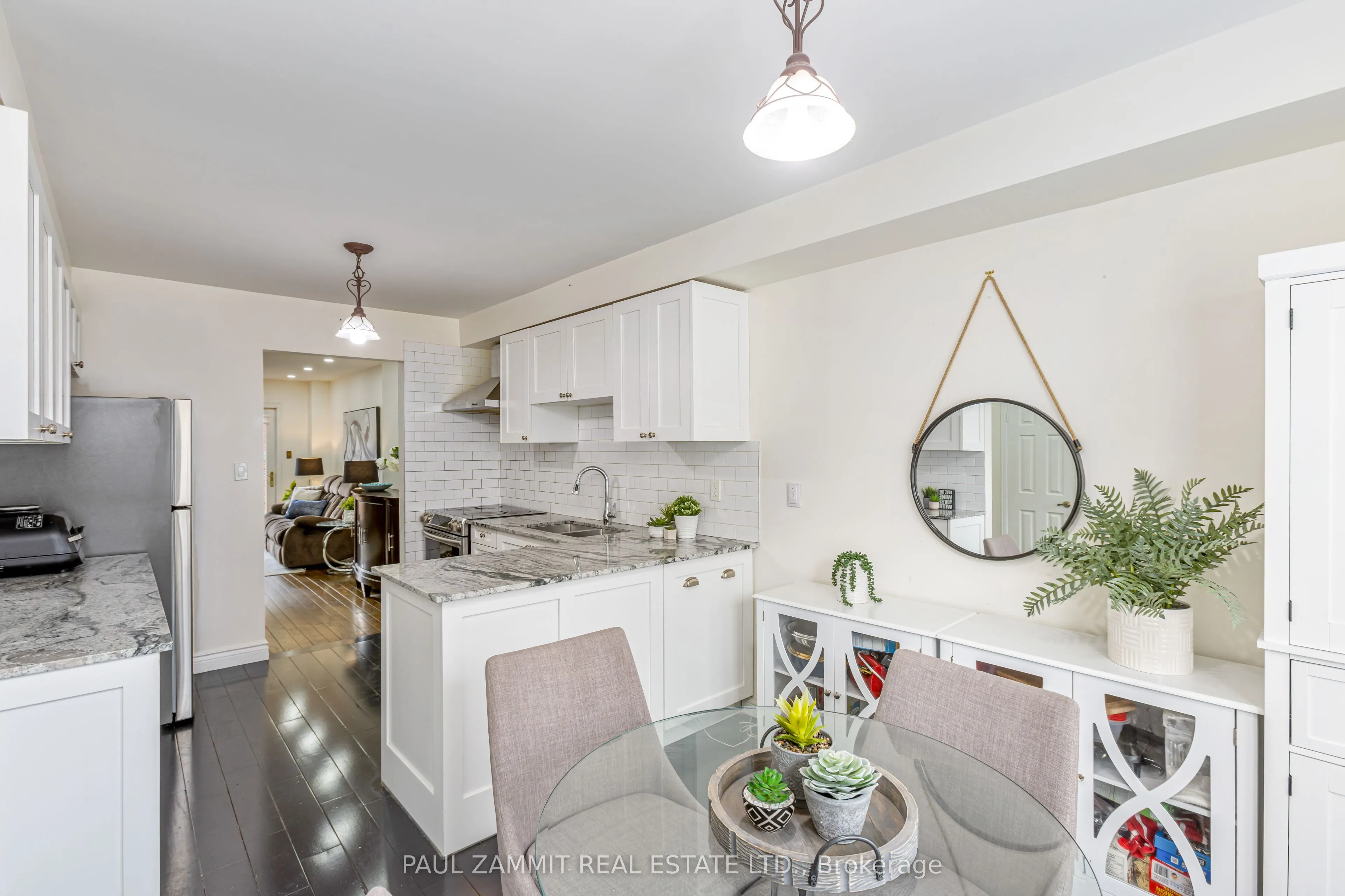 119 Confederation Way, #0
