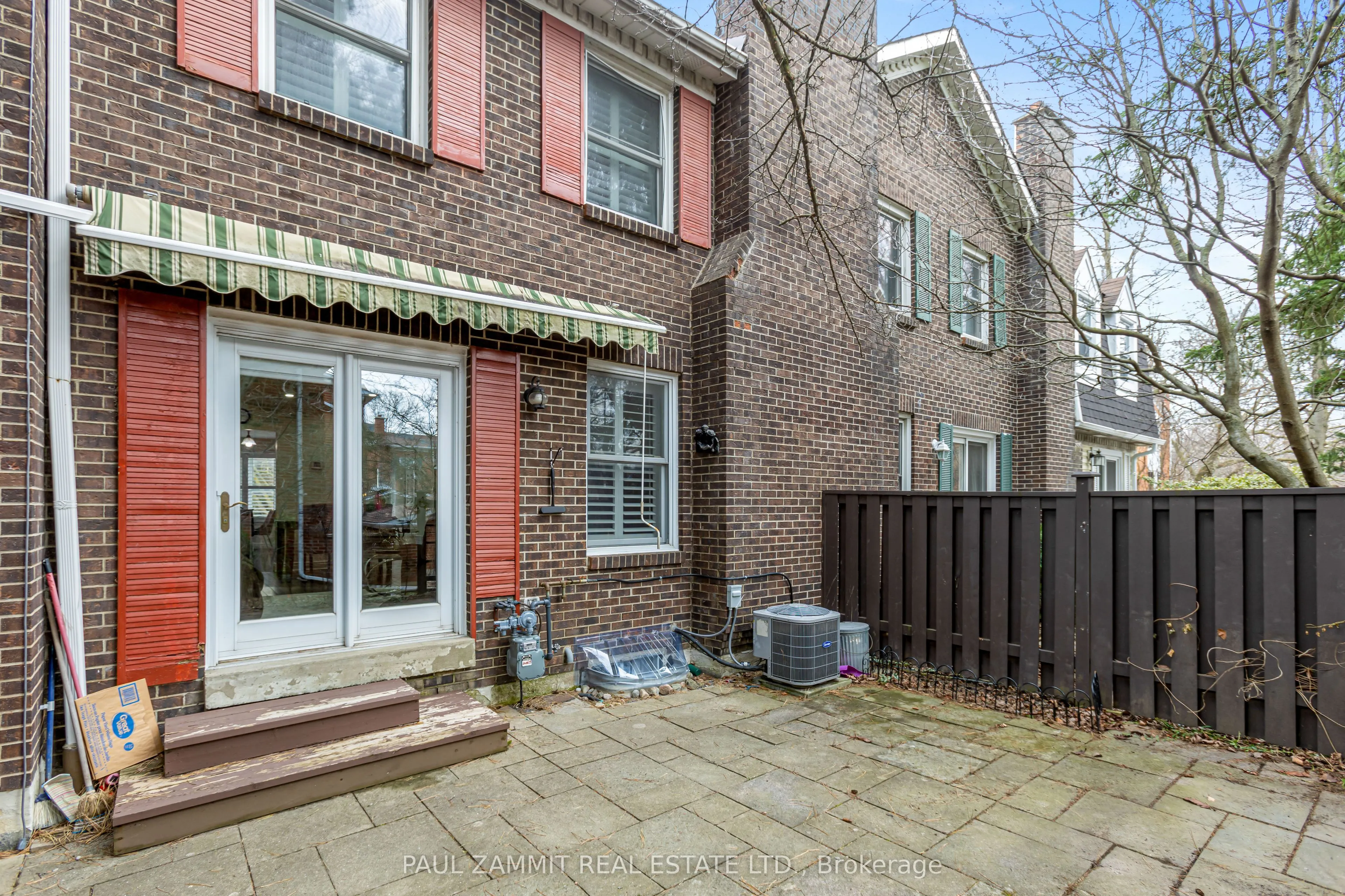 119 Confederation Way, #0