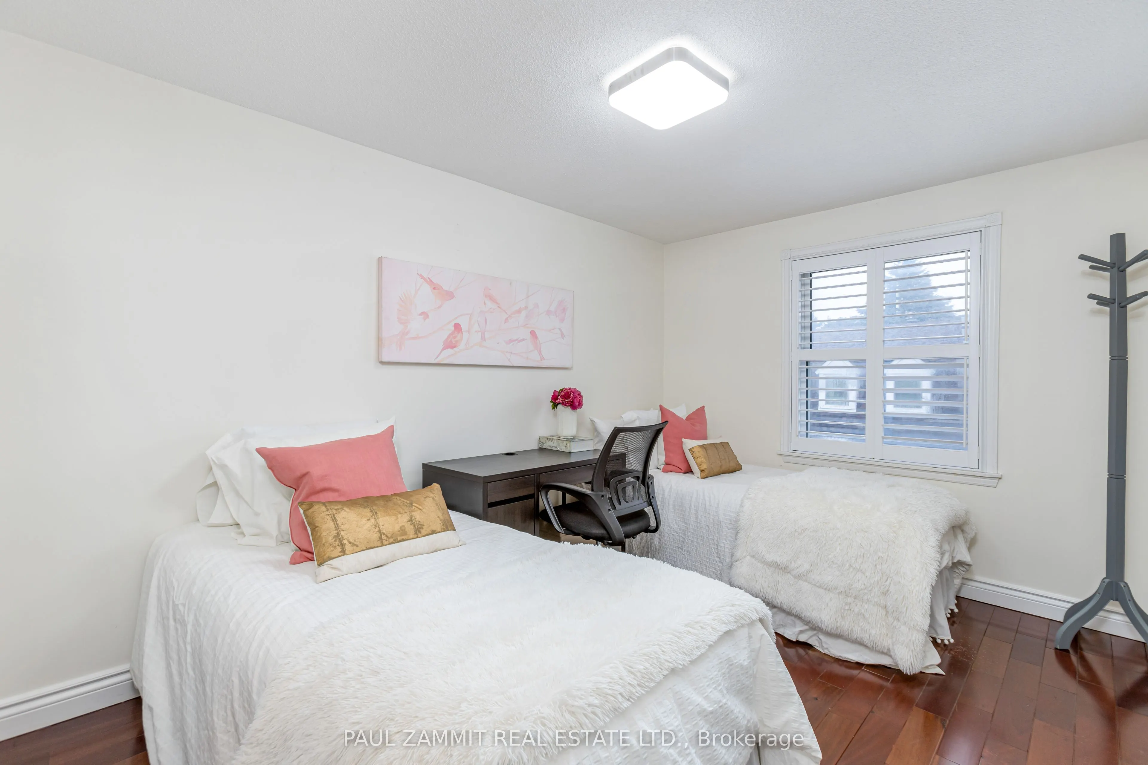 119 Confederation Way, #0