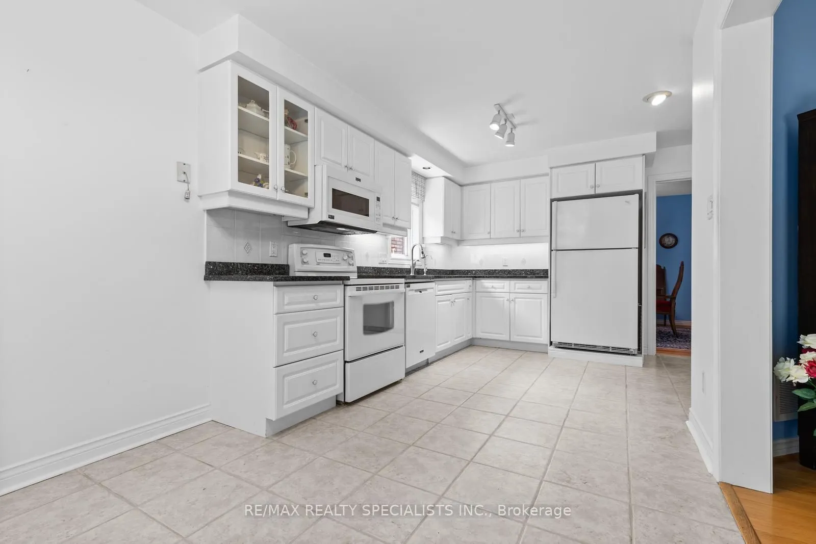 47 Sunset Boulevard, #4
