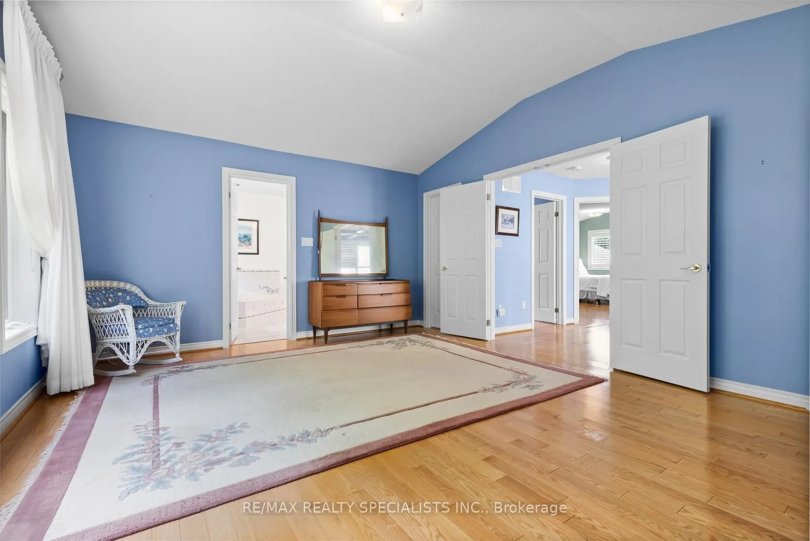 47 Sunset Boulevard, #4