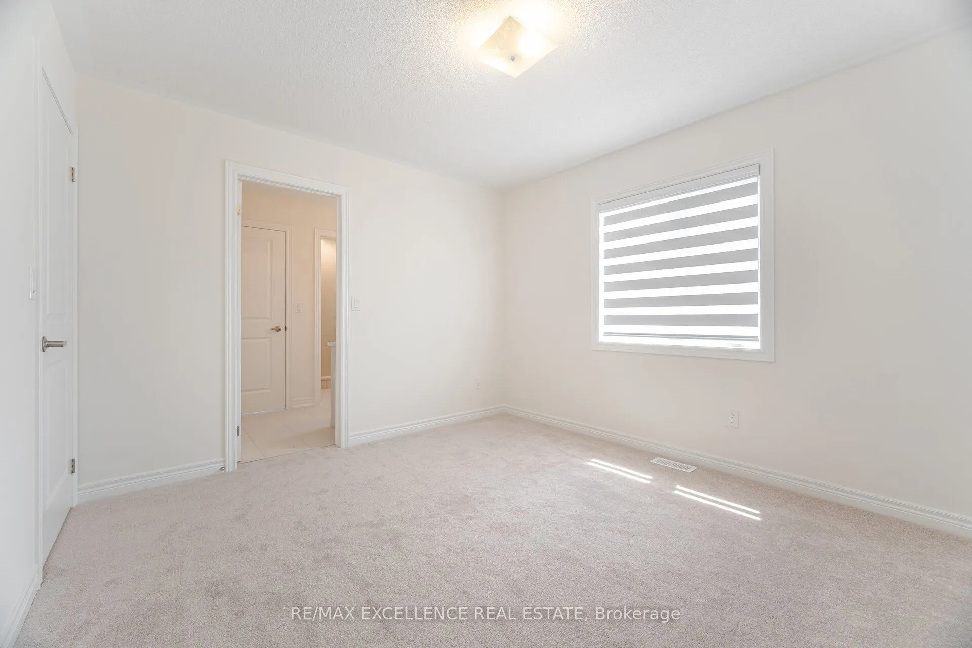 1409 Davis Loop