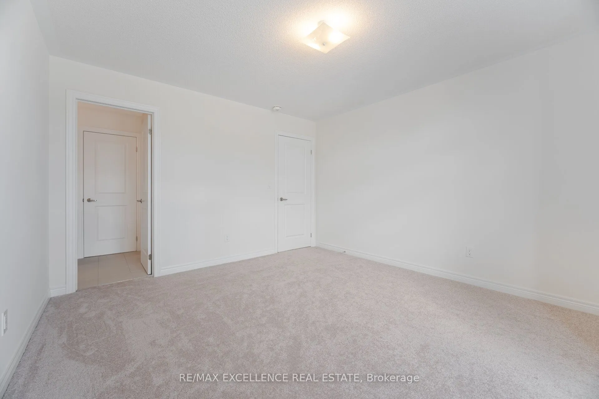 1409 Davis Loop
