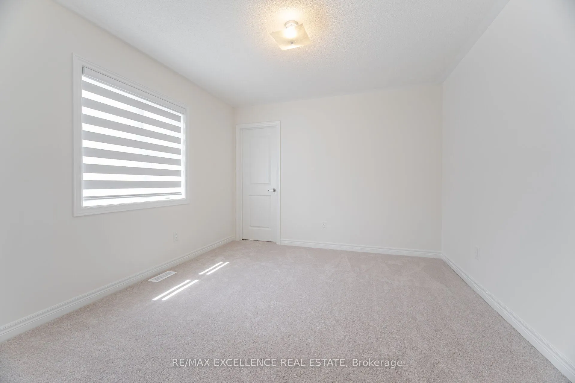 1409 Davis Loop