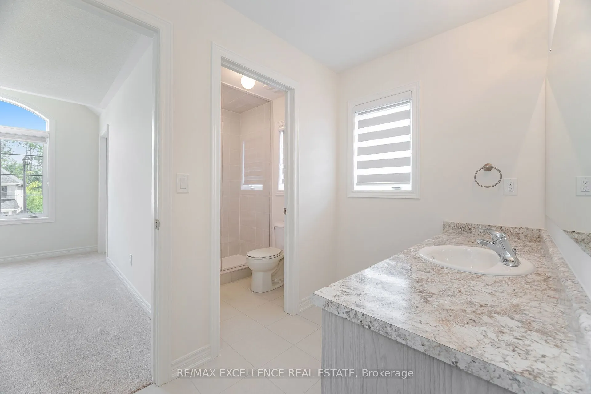 1409 Davis Loop