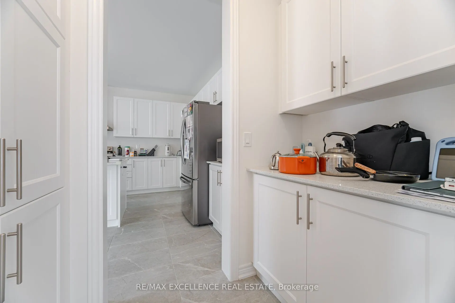 1409 Davis Loop