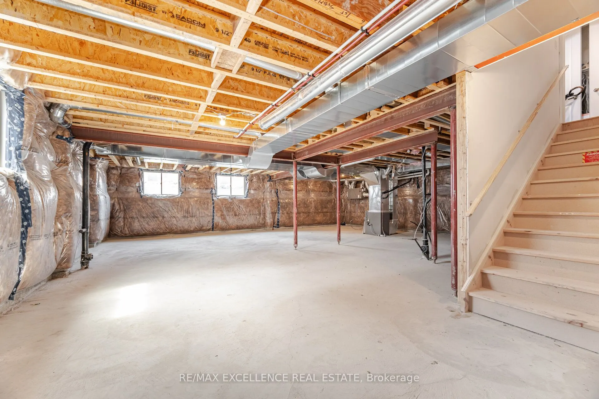 1409 Davis Loop