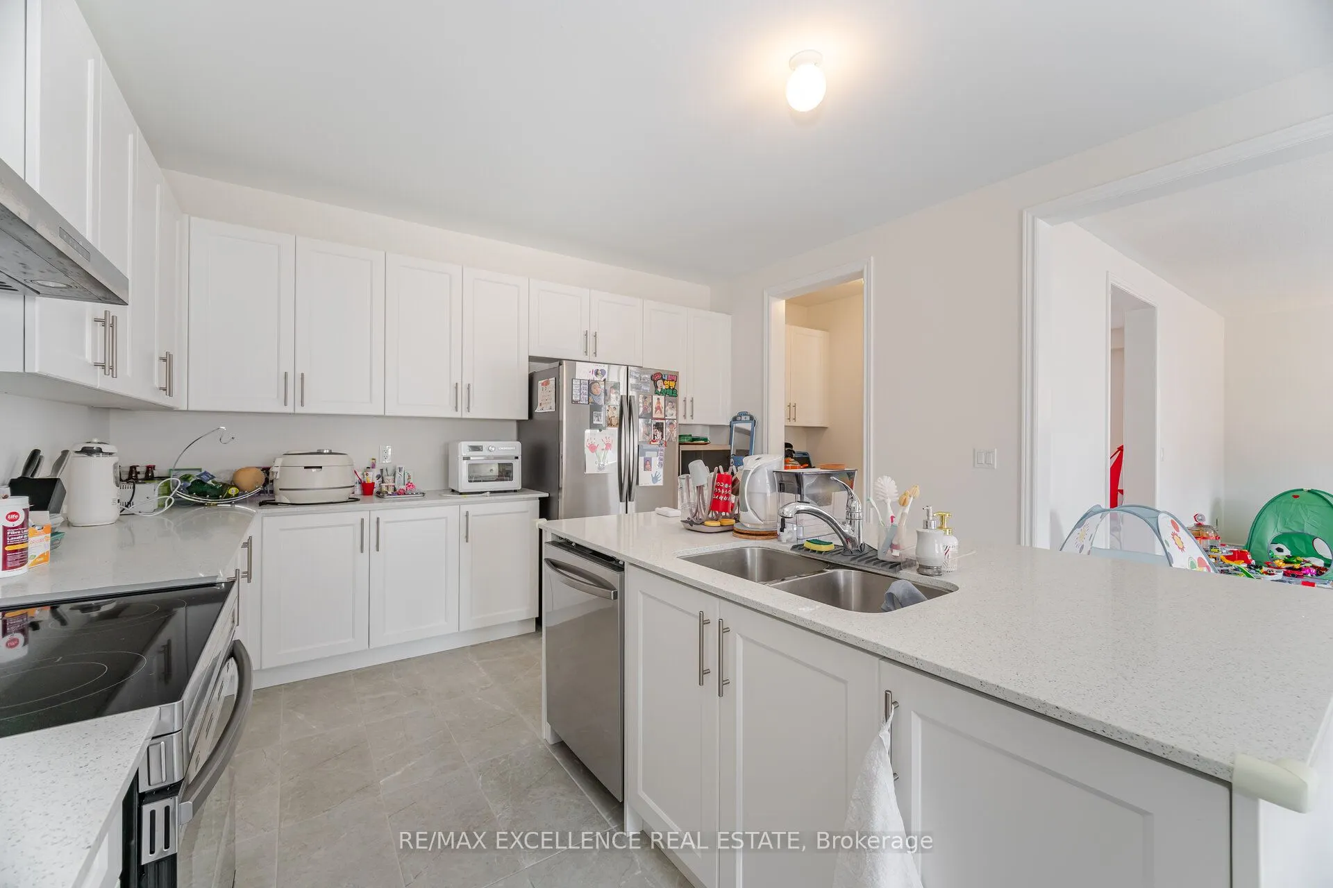 1409 Davis Loop