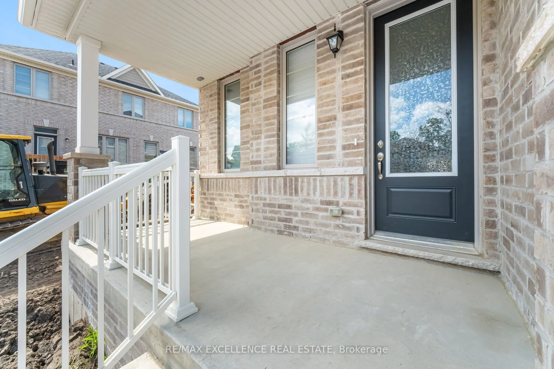 1409 Davis Loop