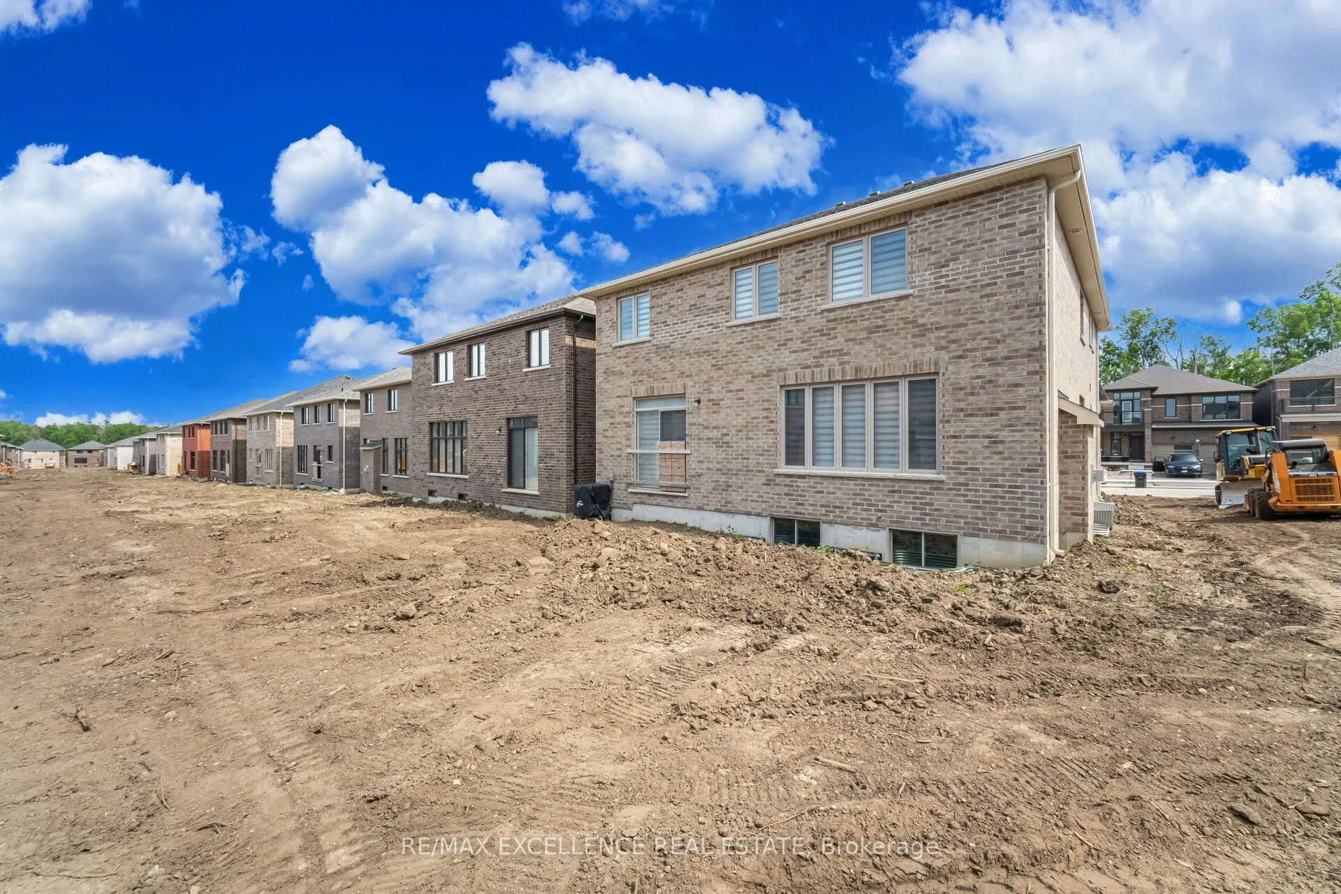 1409 Davis Loop