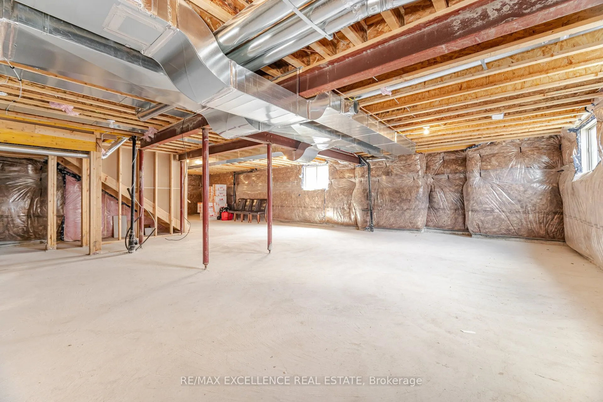 1409 Davis Loop