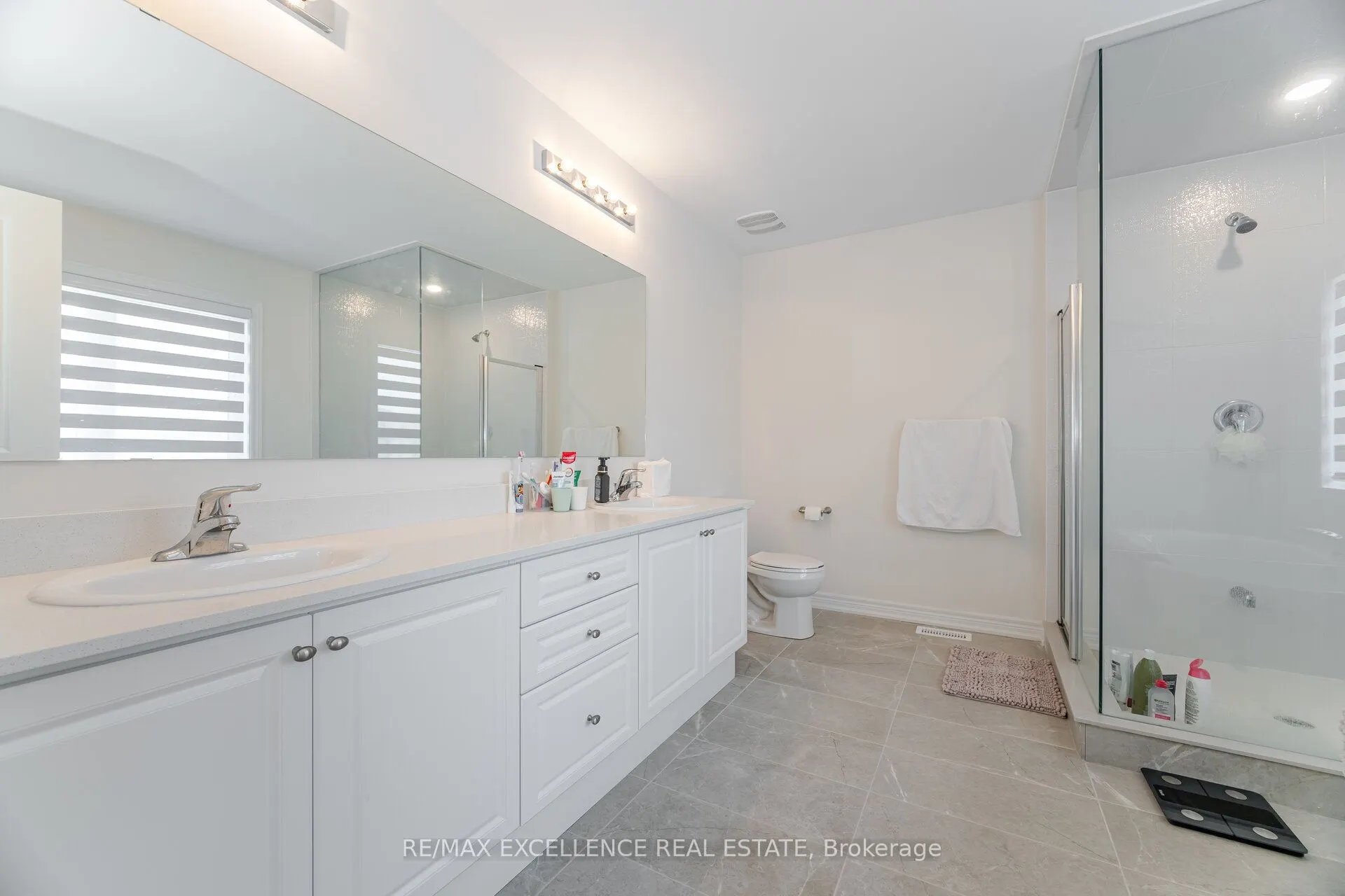1409 Davis Loop