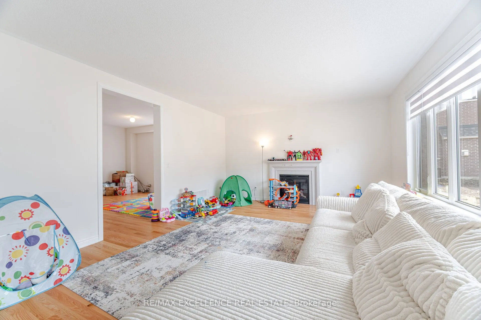 1409 Davis Loop