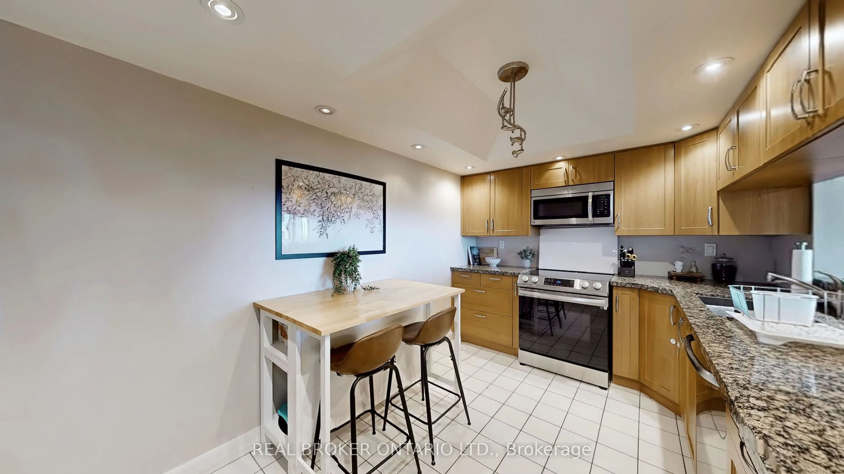 7440 Bathurst Street #1402
