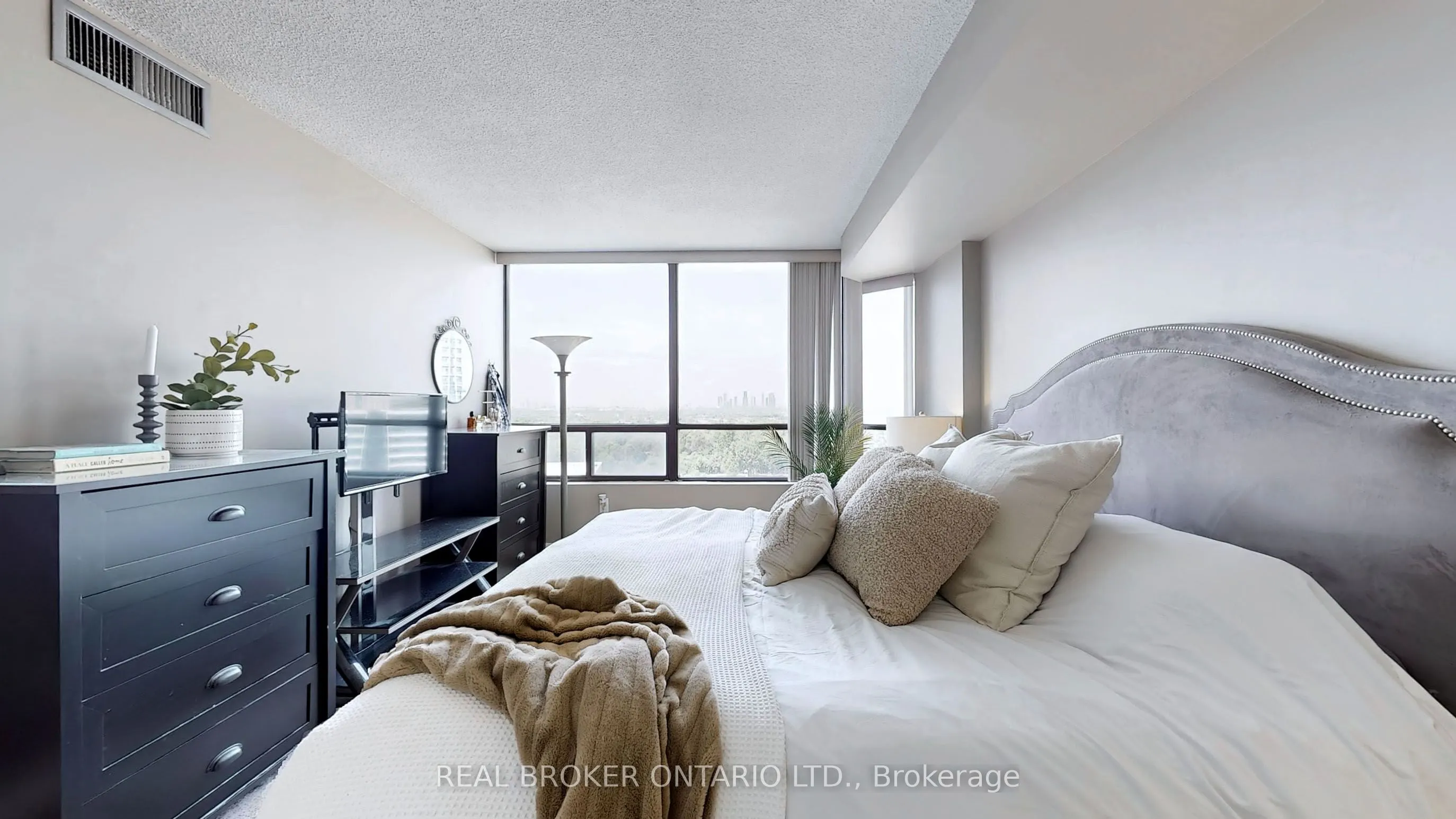 7440 Bathurst Street #1402