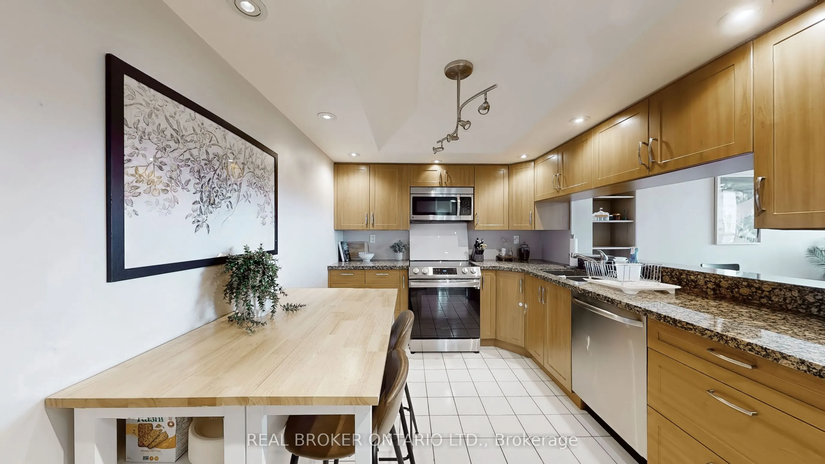 7440 Bathurst Street #1402