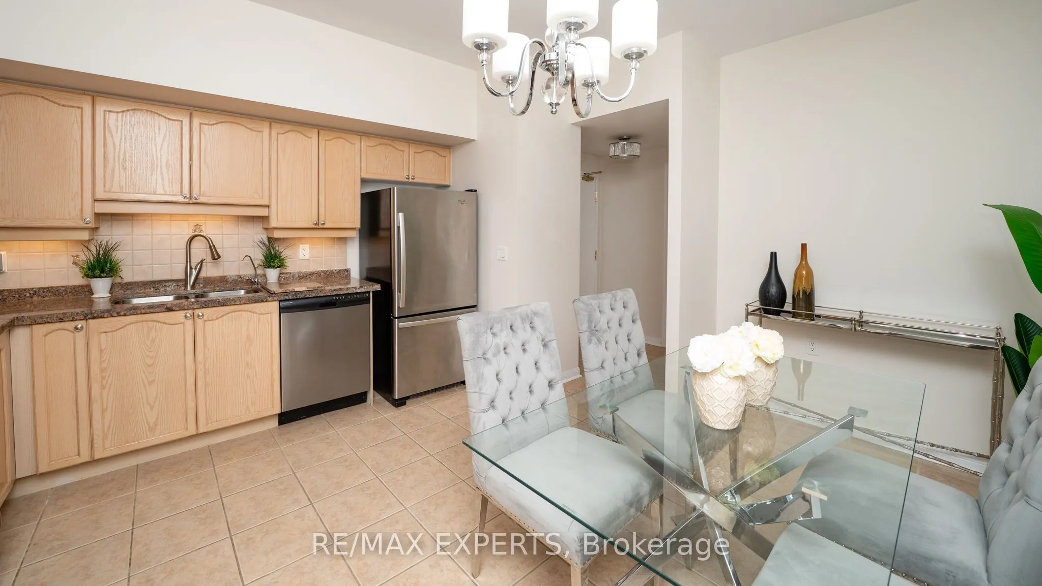 2500 Rutherford Road E, #Unit 516