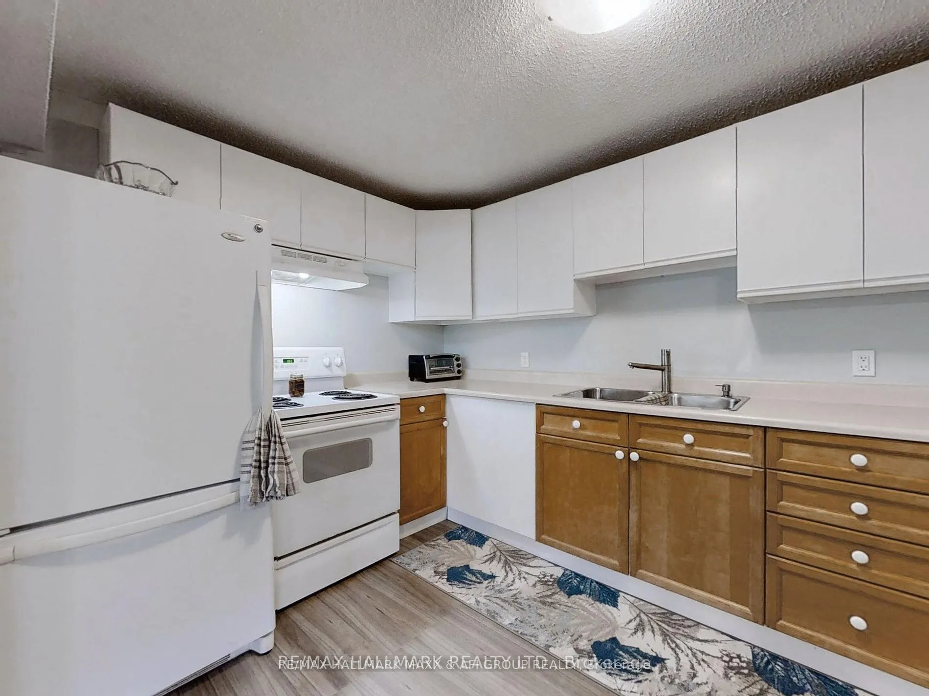47 Metro Road S, #Lower